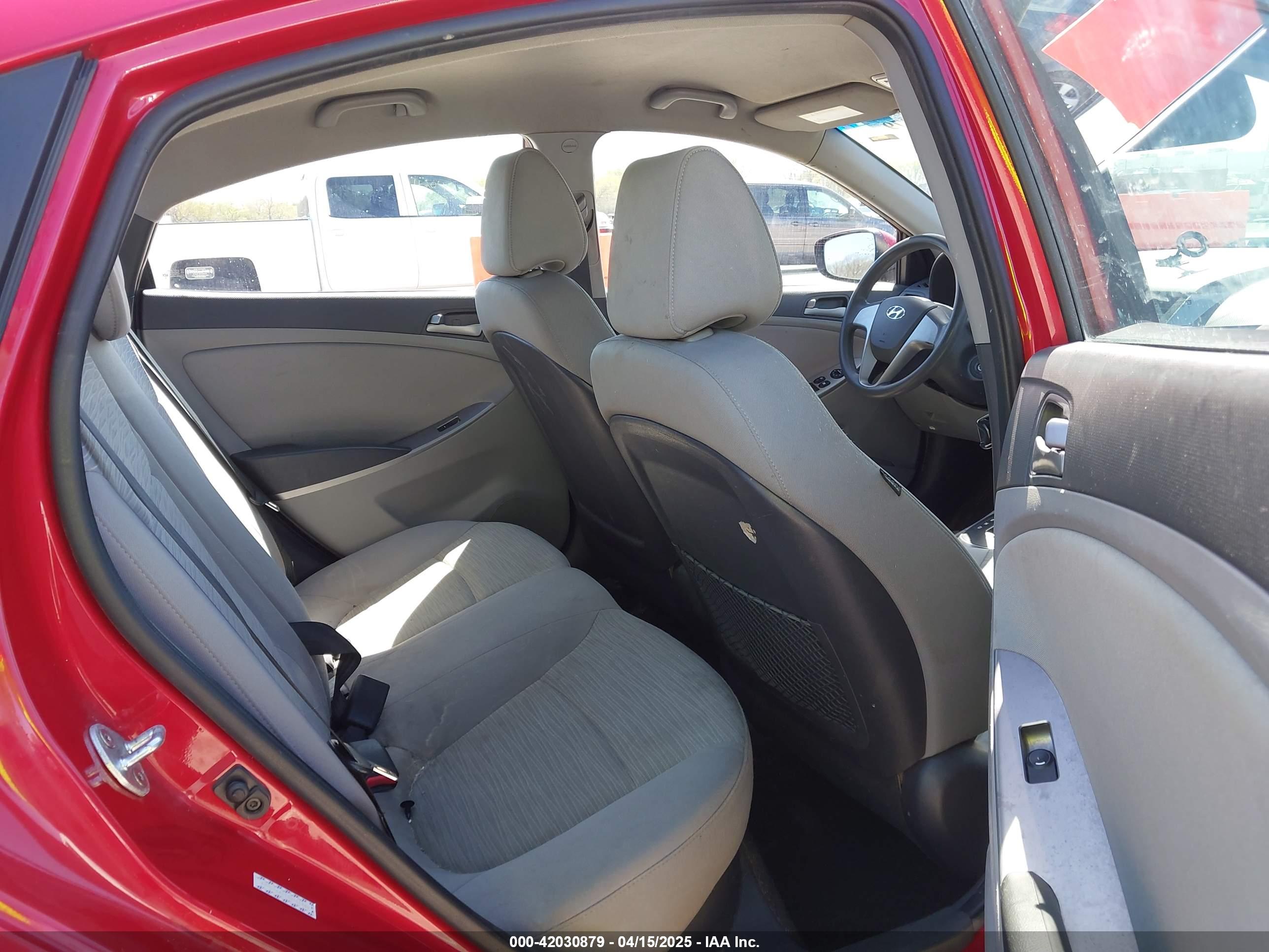 HYUNDAI ACCENT image 8