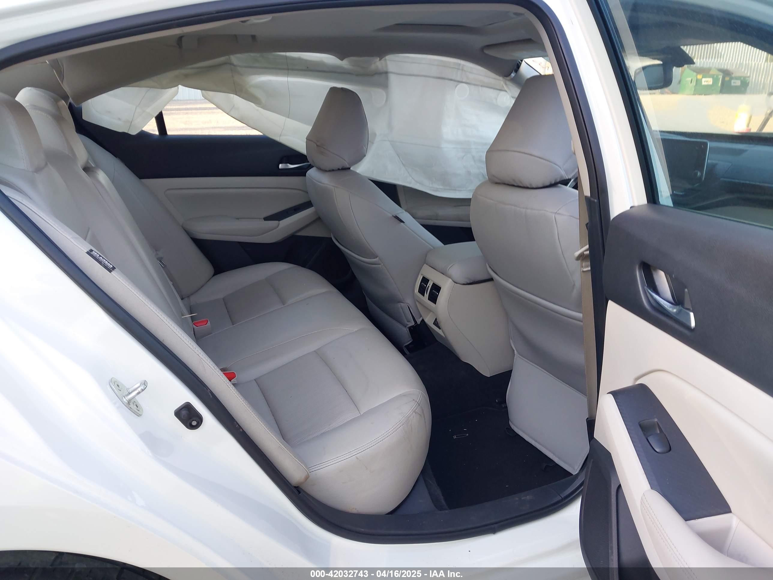 NISSAN ALTIMA image 8