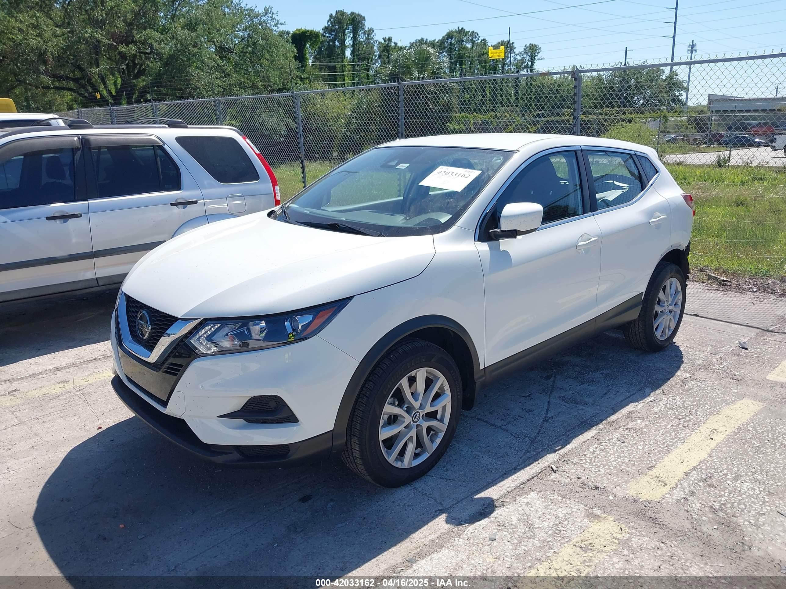 NISSAN ROGUE image 2