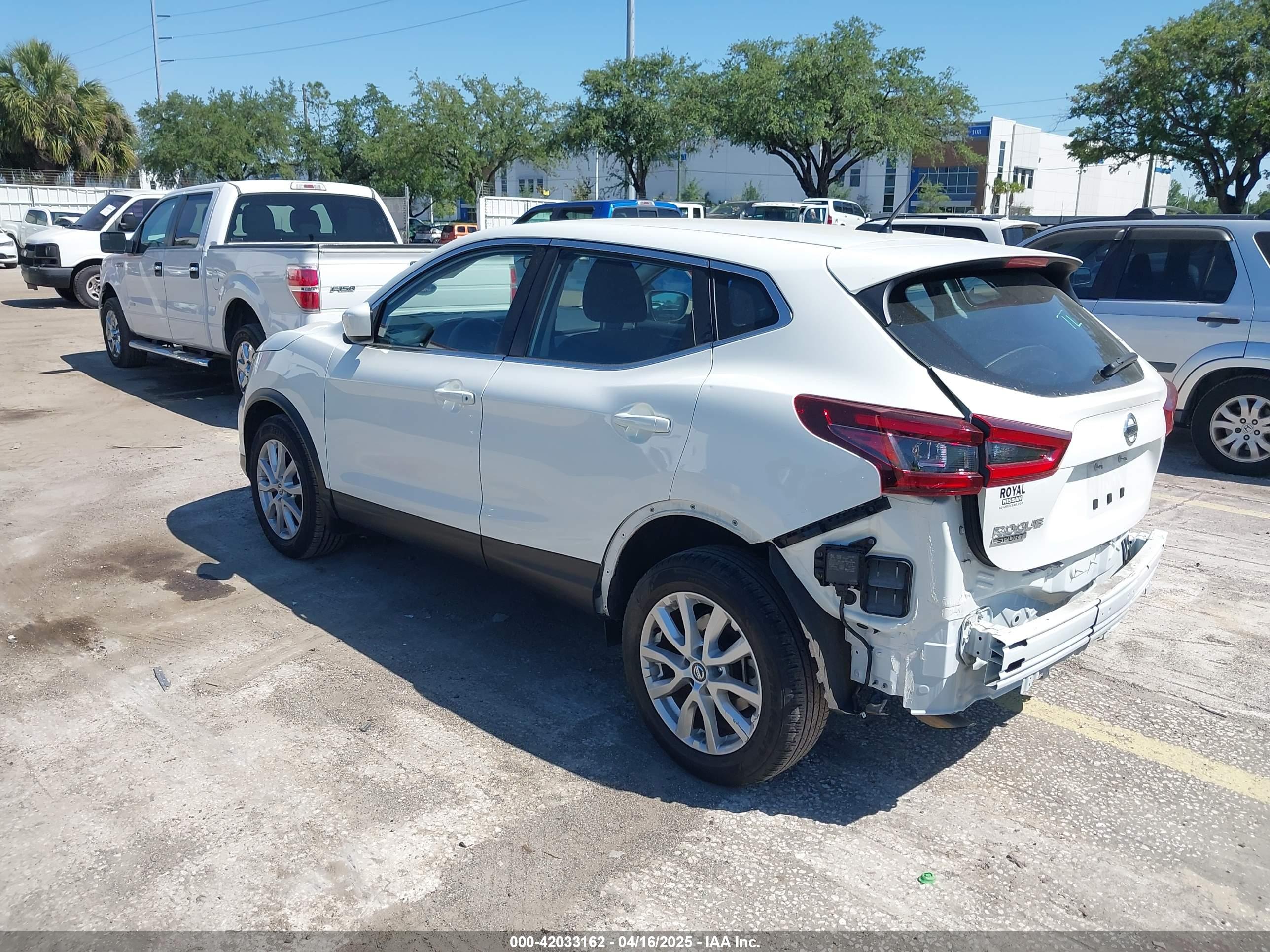 NISSAN ROGUE image 3