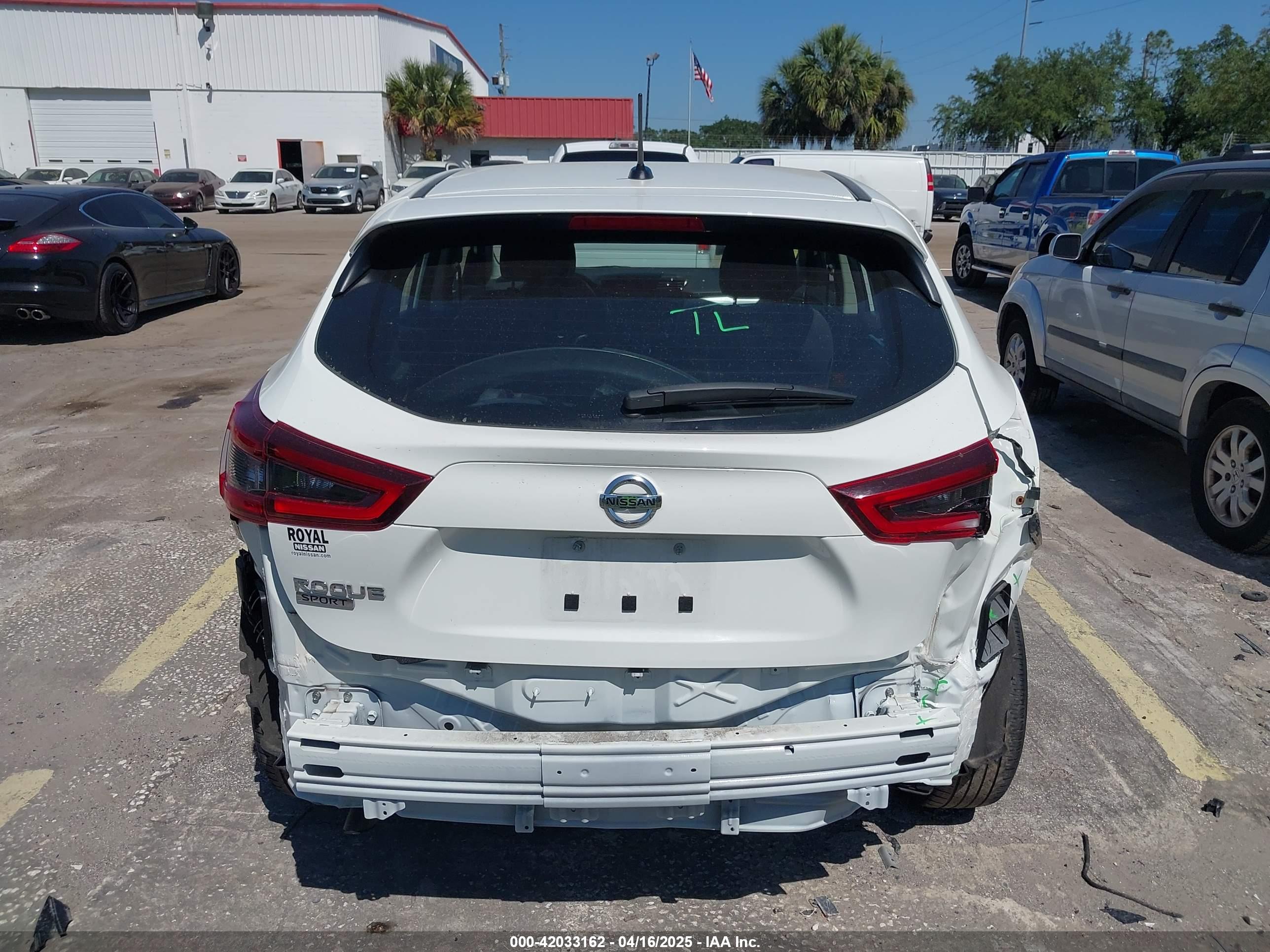 NISSAN ROGUE image 6