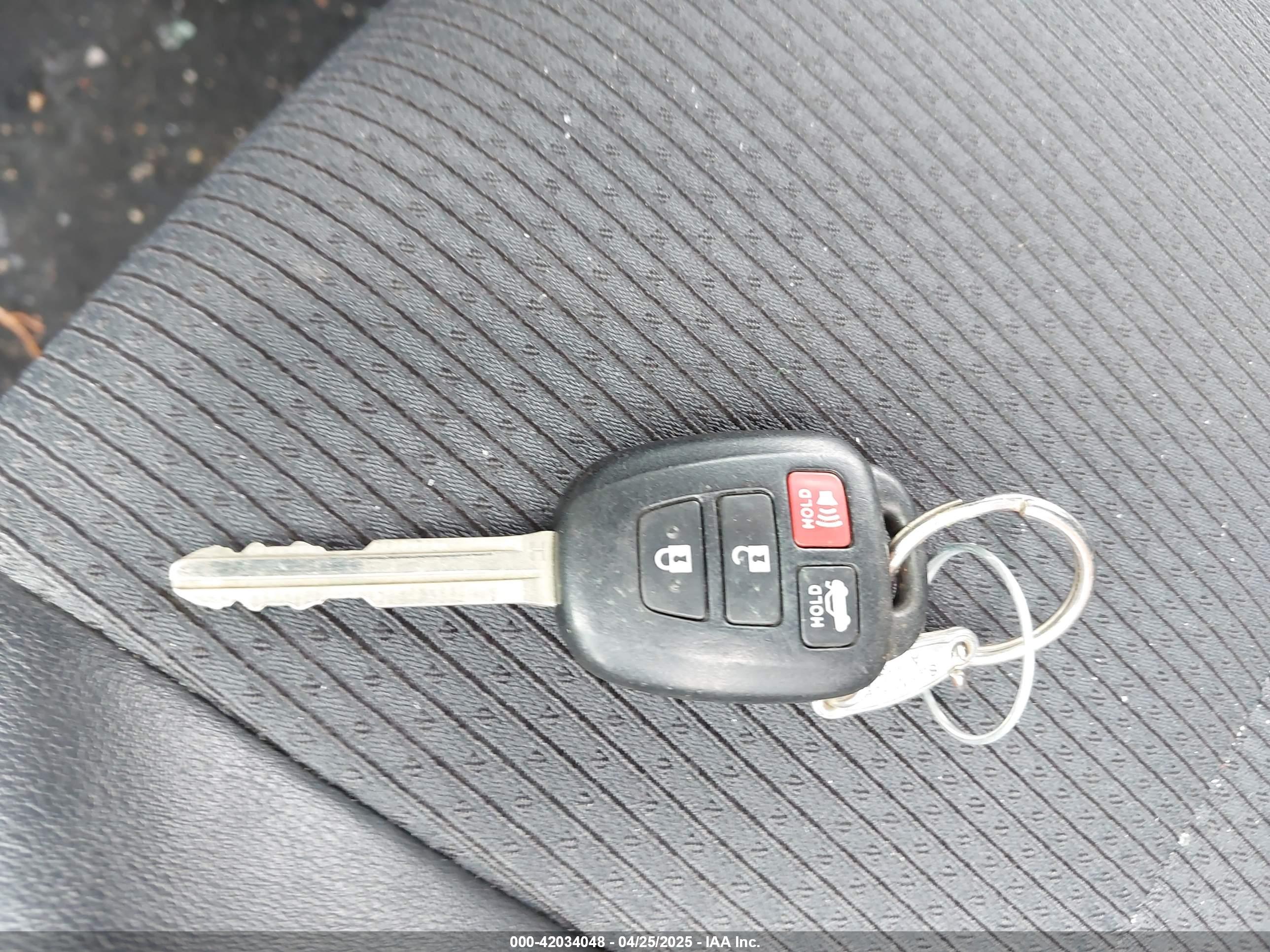 TOYOTA CAMRY image 11