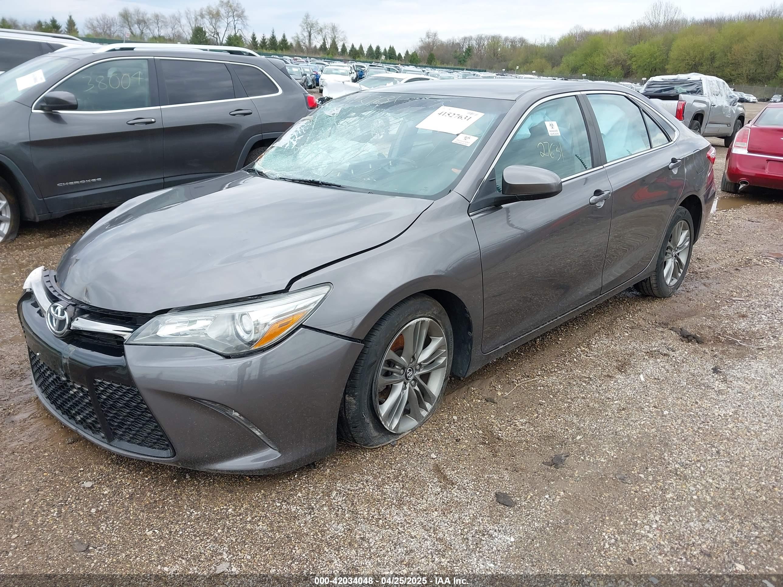 TOYOTA CAMRY image 2