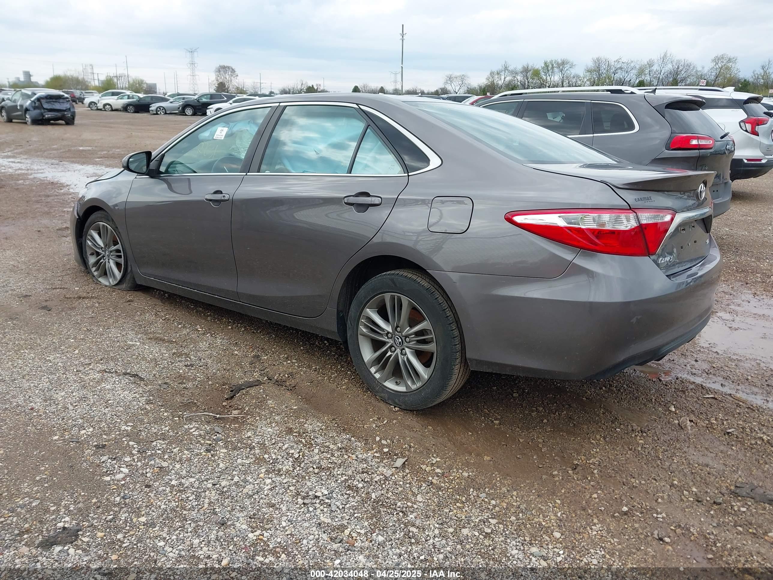 TOYOTA CAMRY image 3