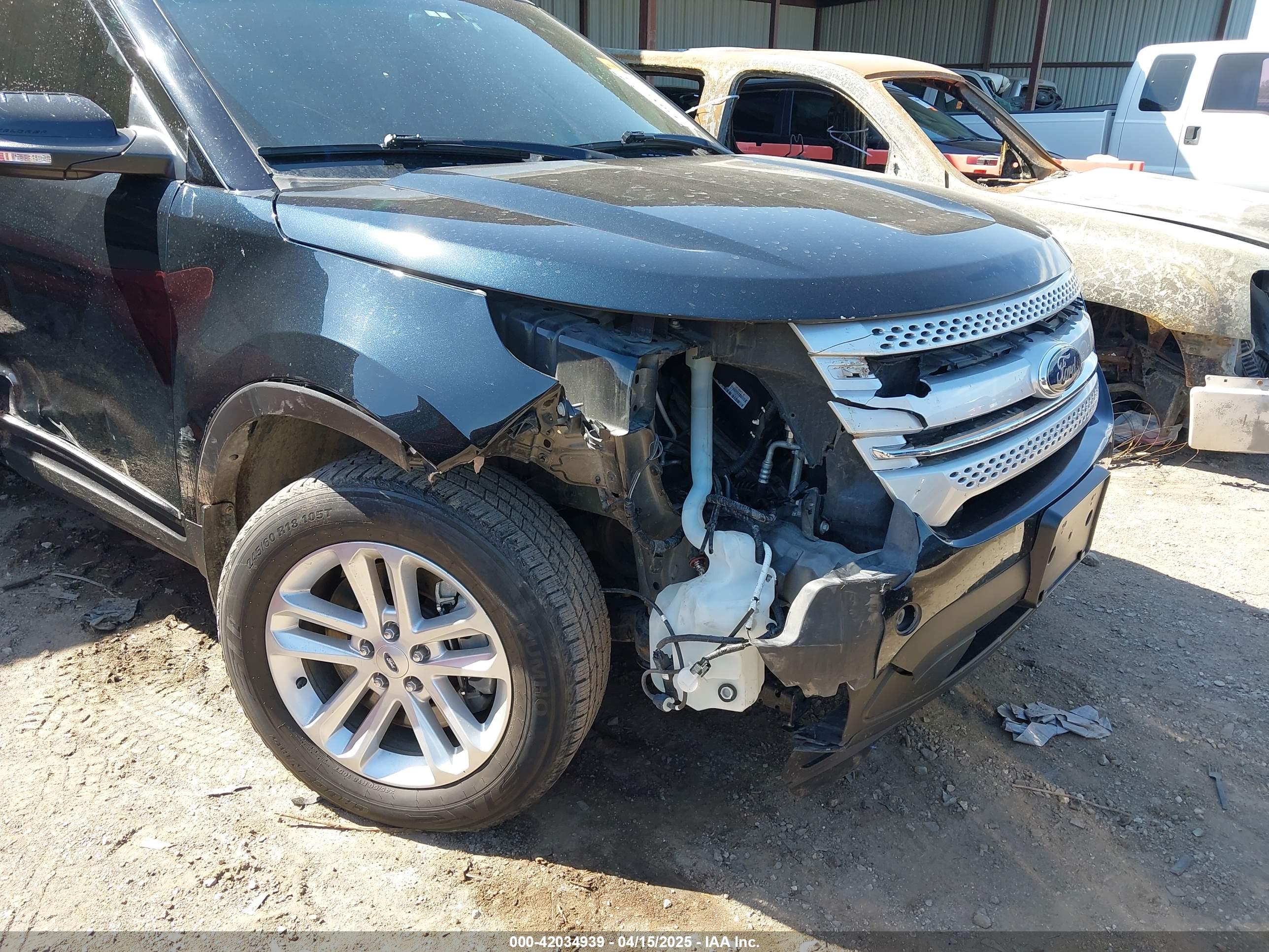 FORD EXPLORER image 6