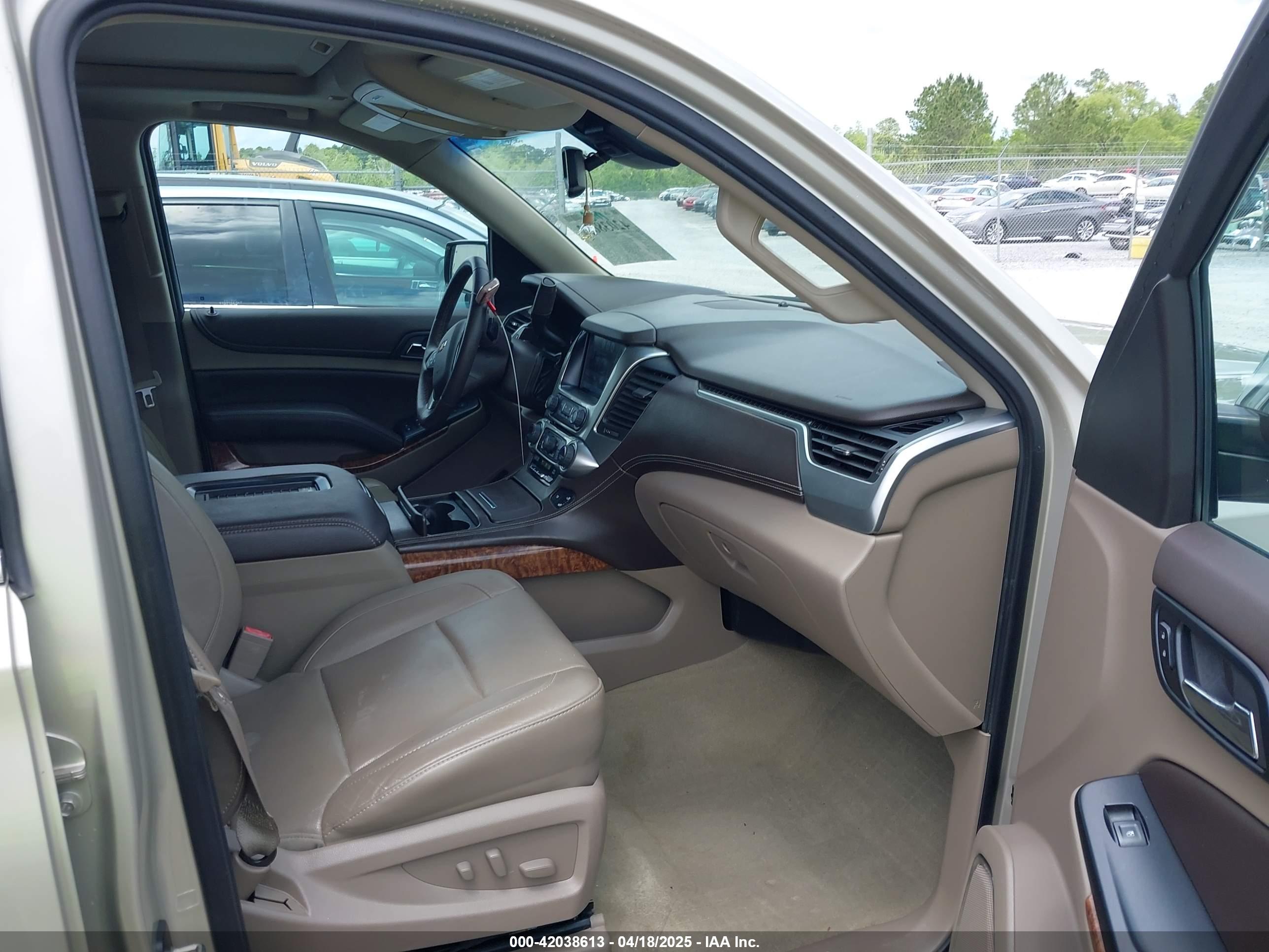 CHEVROLET TAHOE image 5