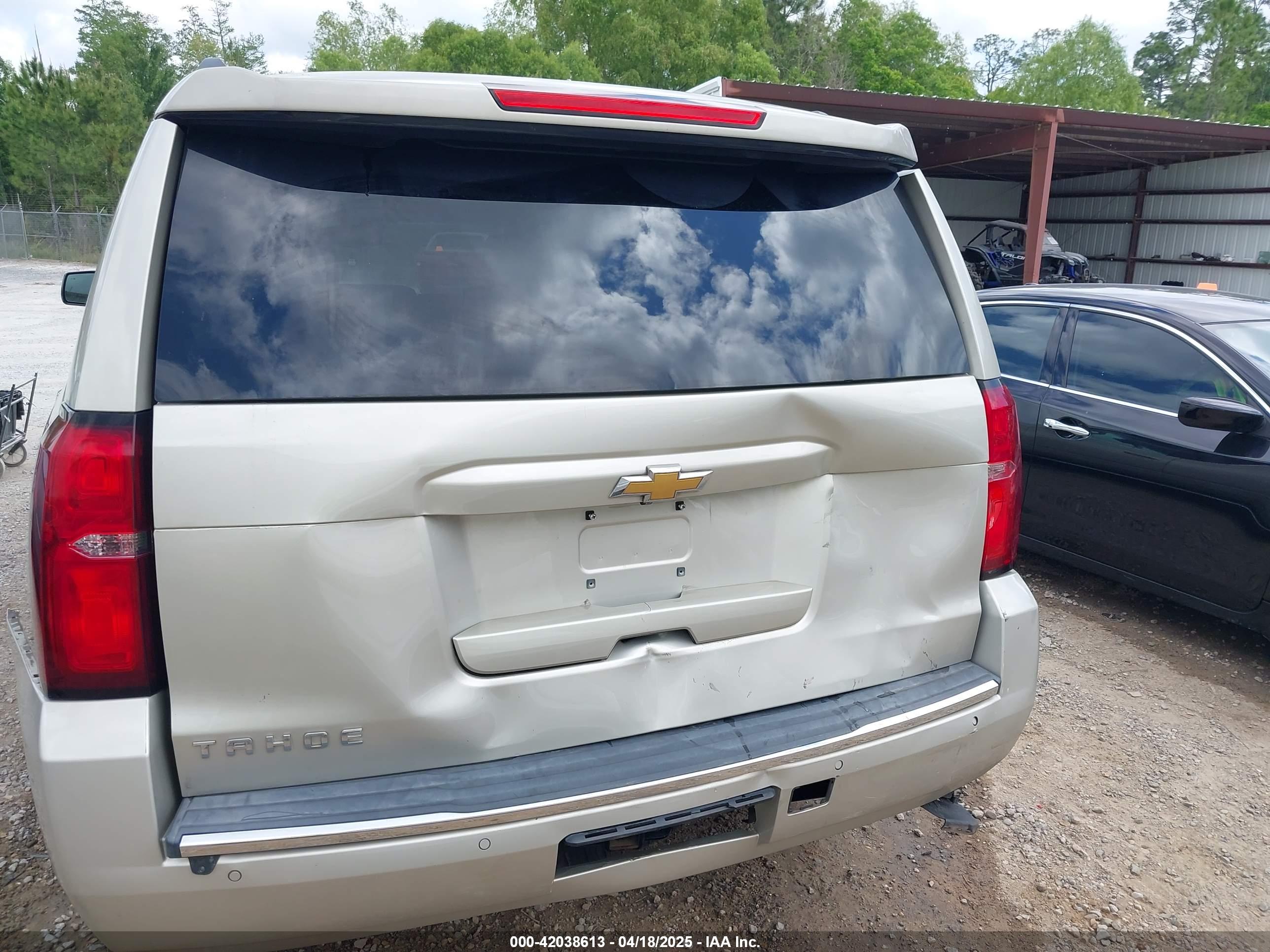 CHEVROLET TAHOE image 6