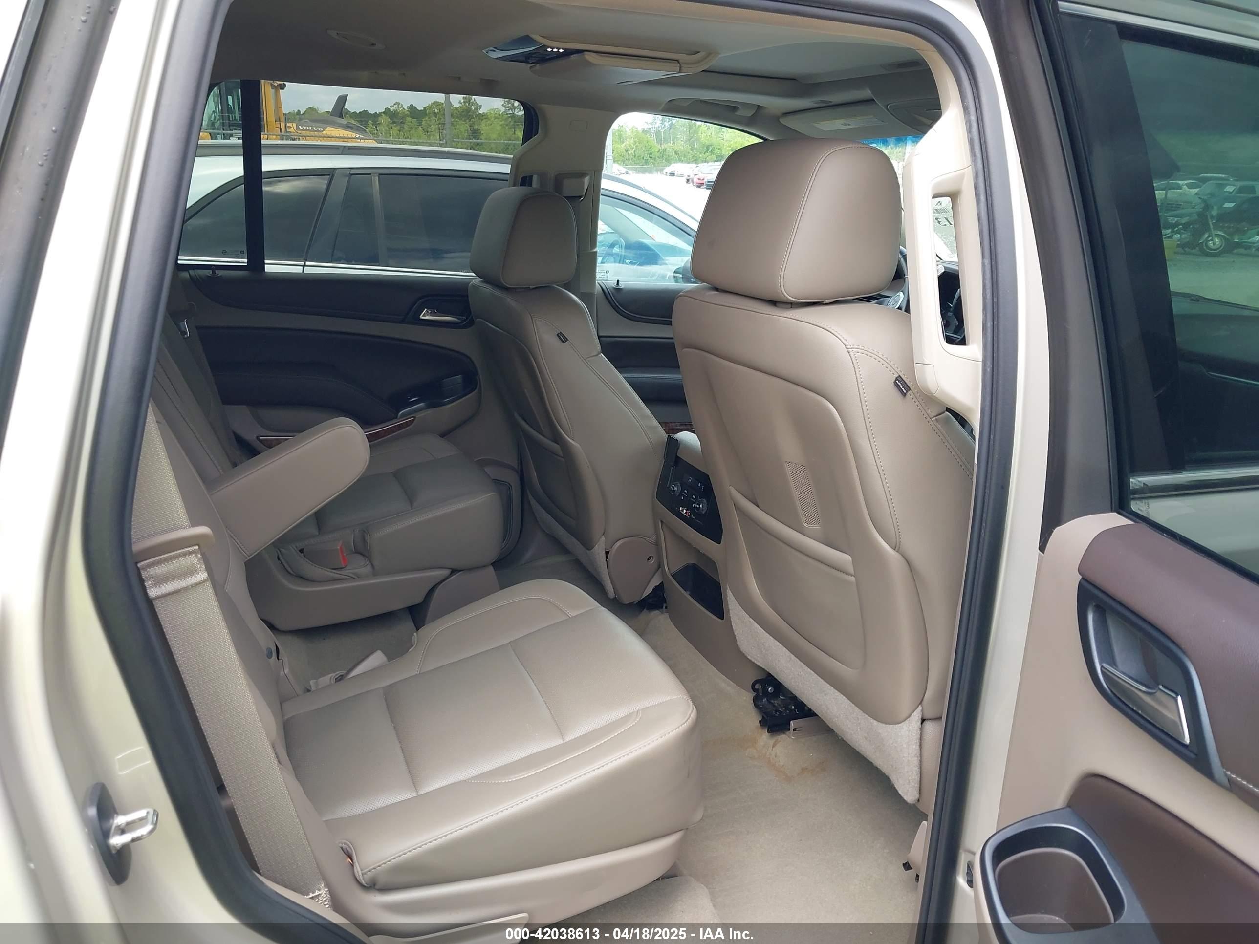 CHEVROLET TAHOE image 8
