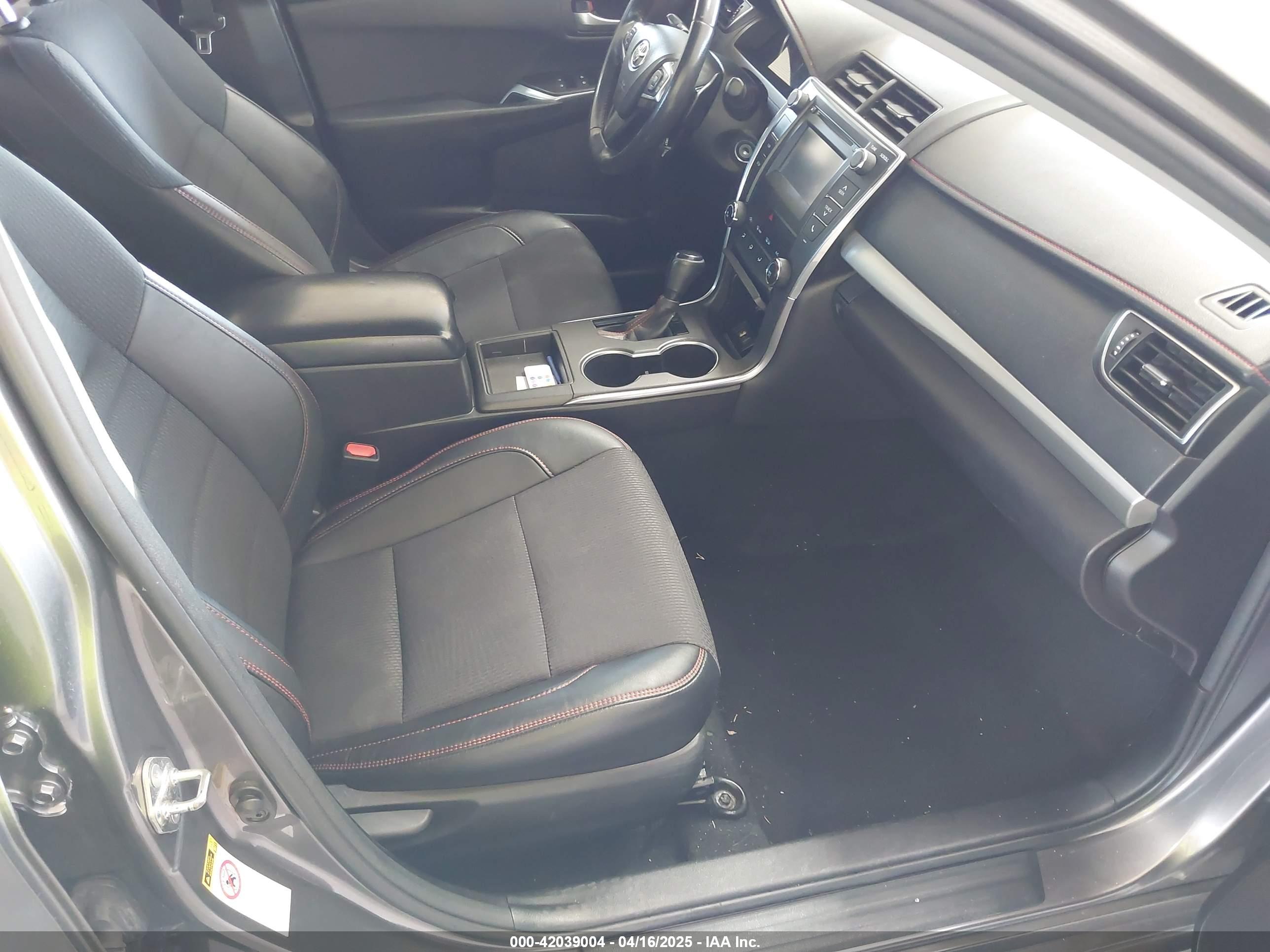 TOYOTA CAMRY image 5