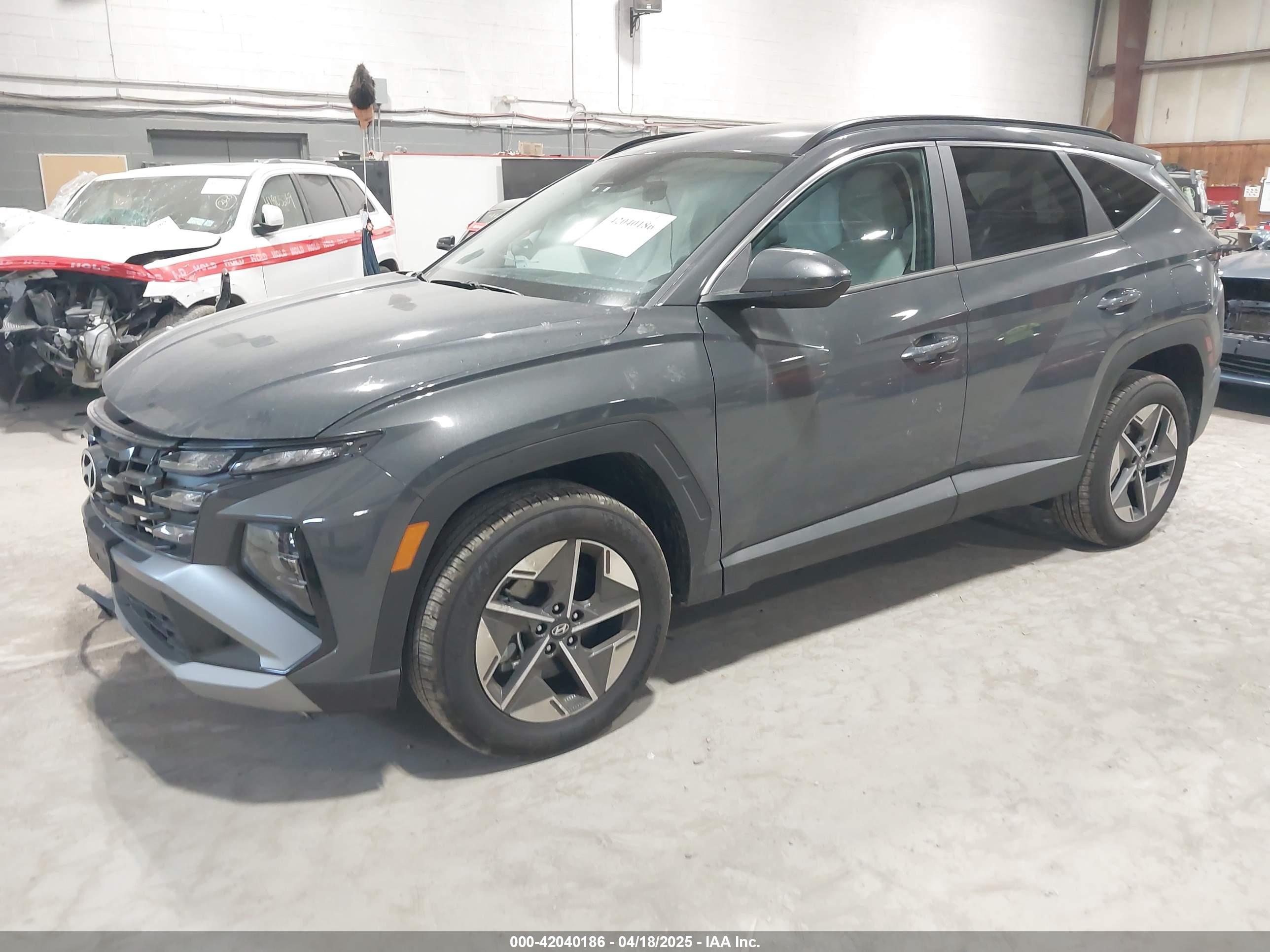 HYUNDAI TUCSON image 2