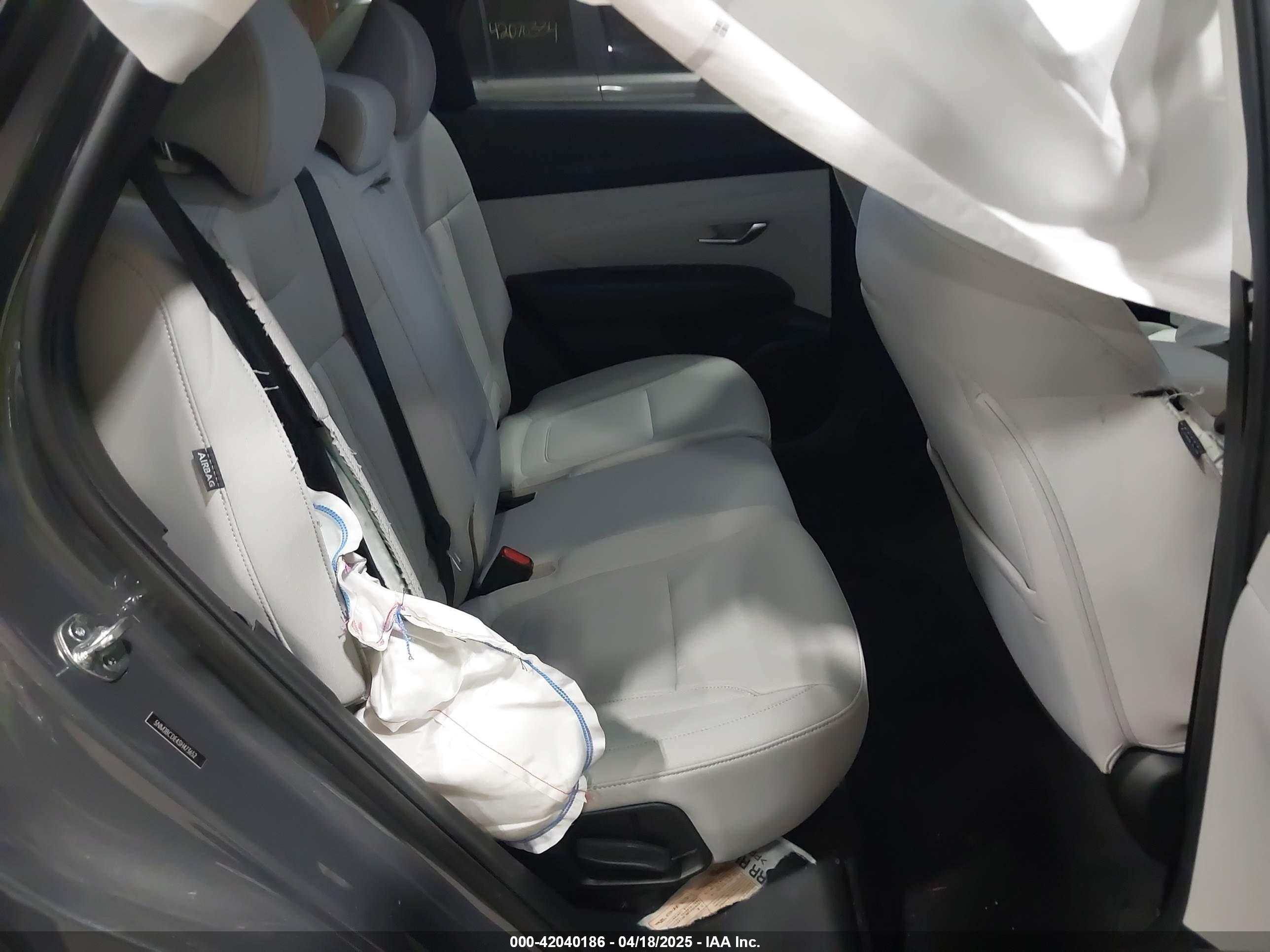 HYUNDAI TUCSON image 8