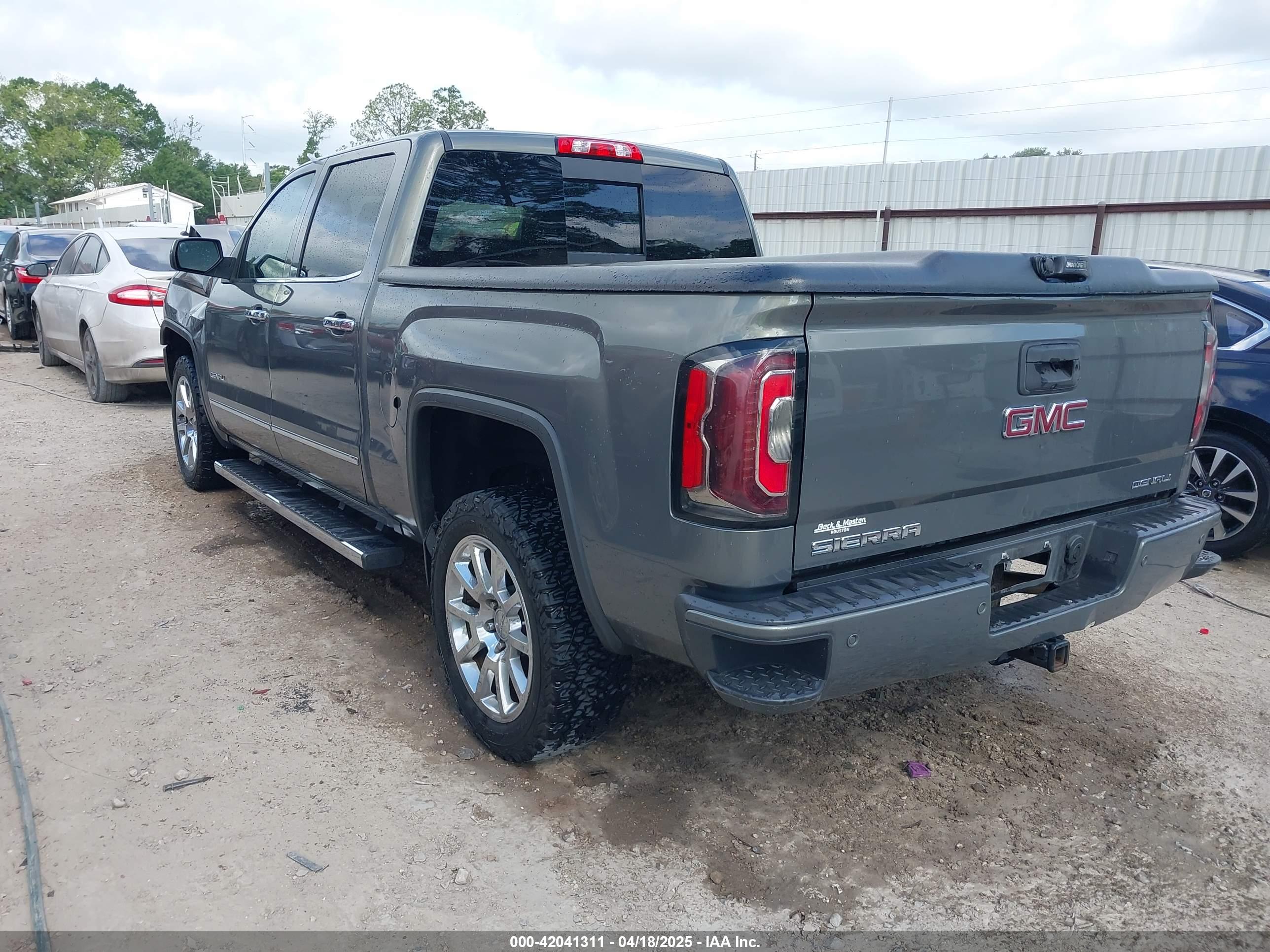 GMC SIERRA image 3