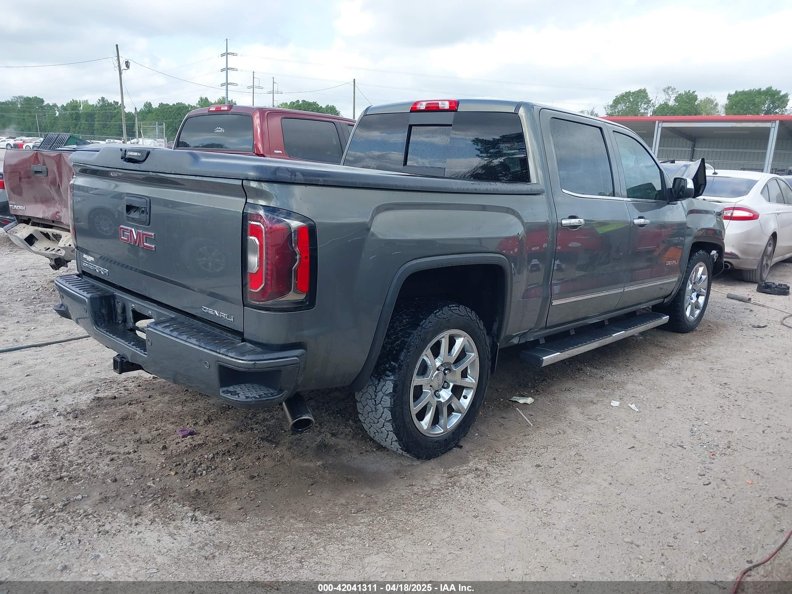 GMC SIERRA image 4