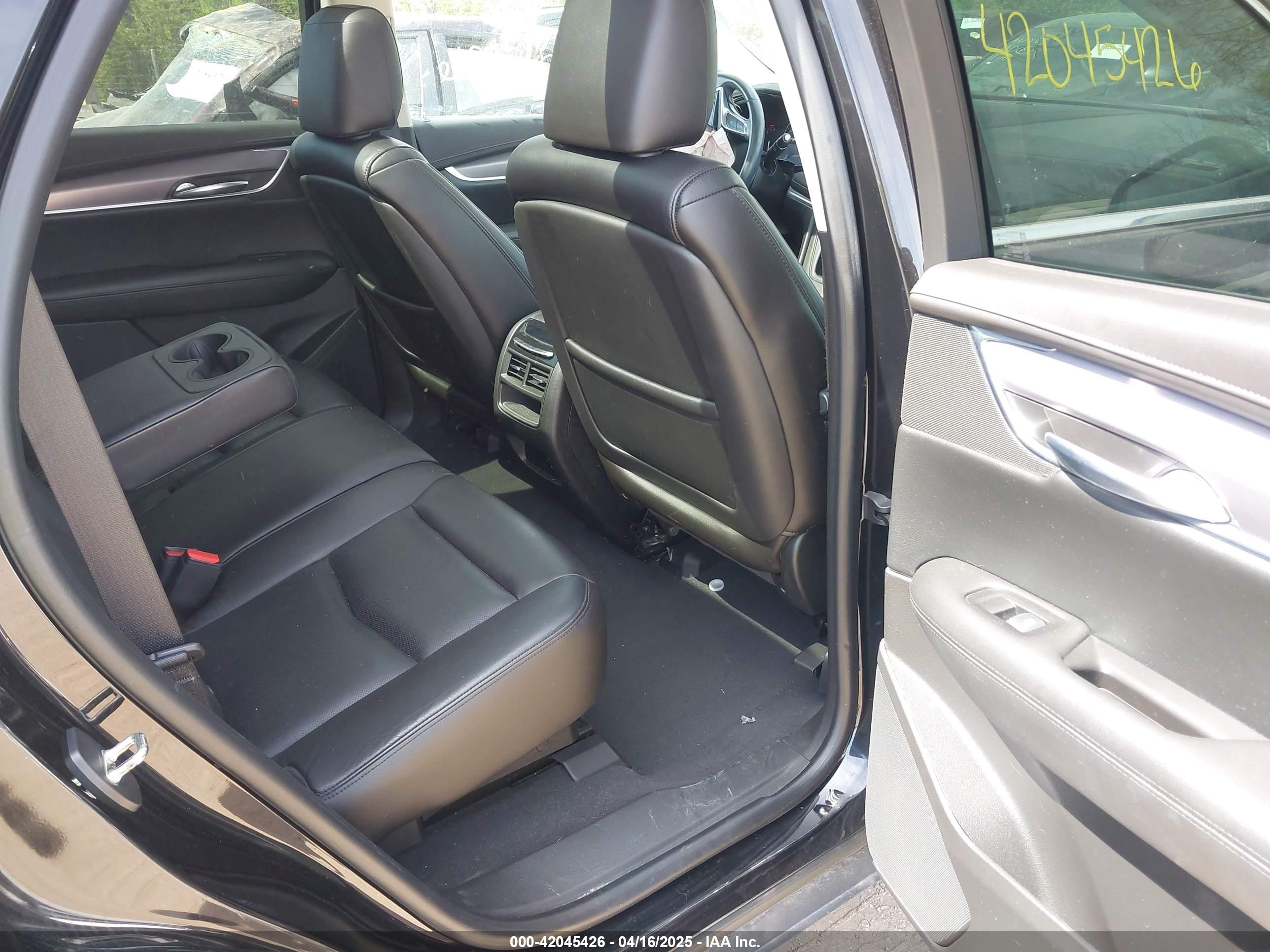 CADILLAC XT5 image 8