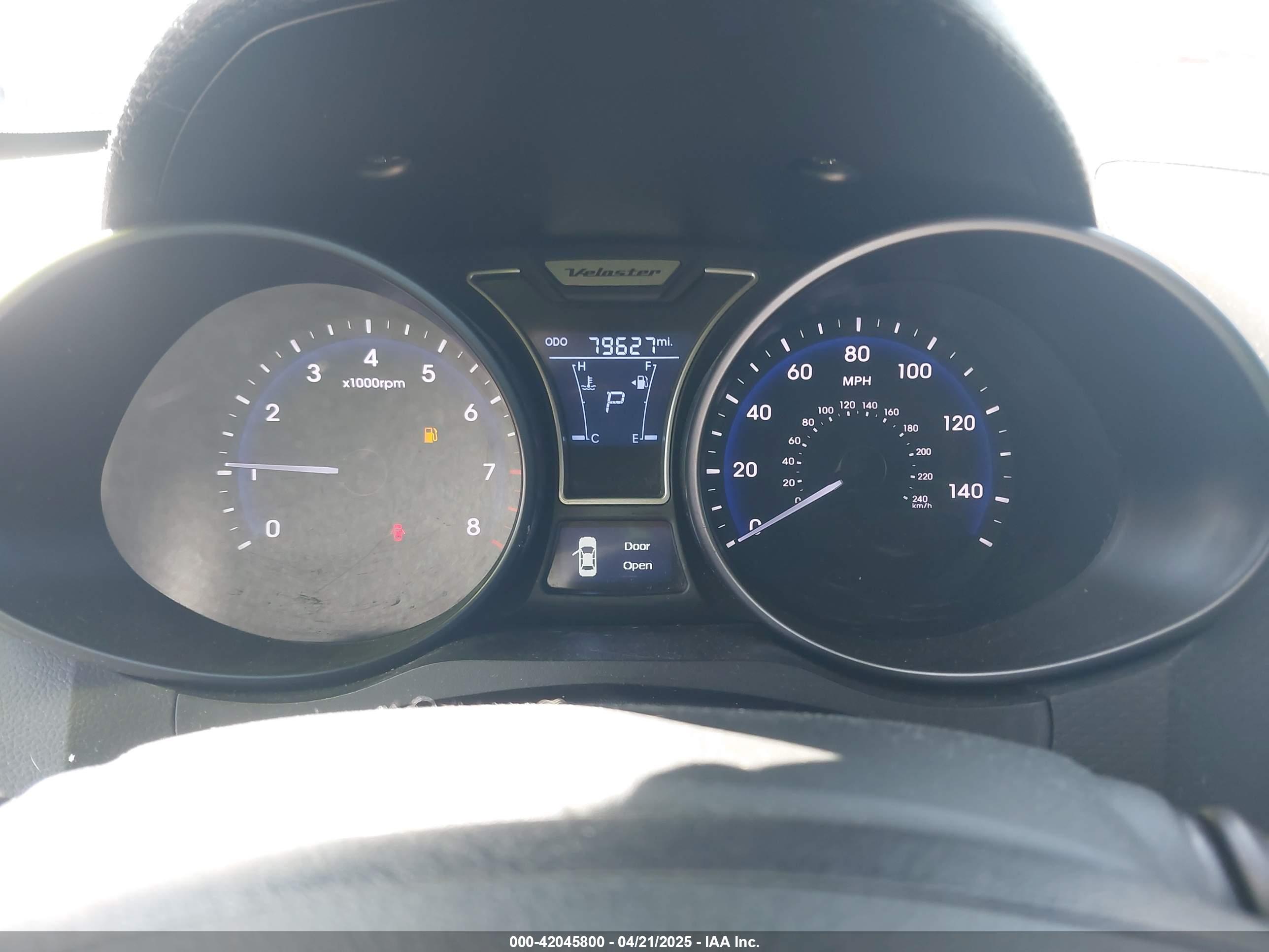 HYUNDAI VELOSTER image 7