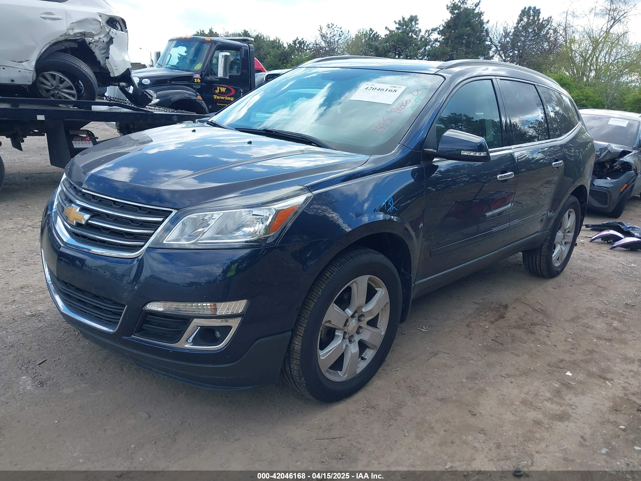 CHEVROLET TRAVERSE image 2