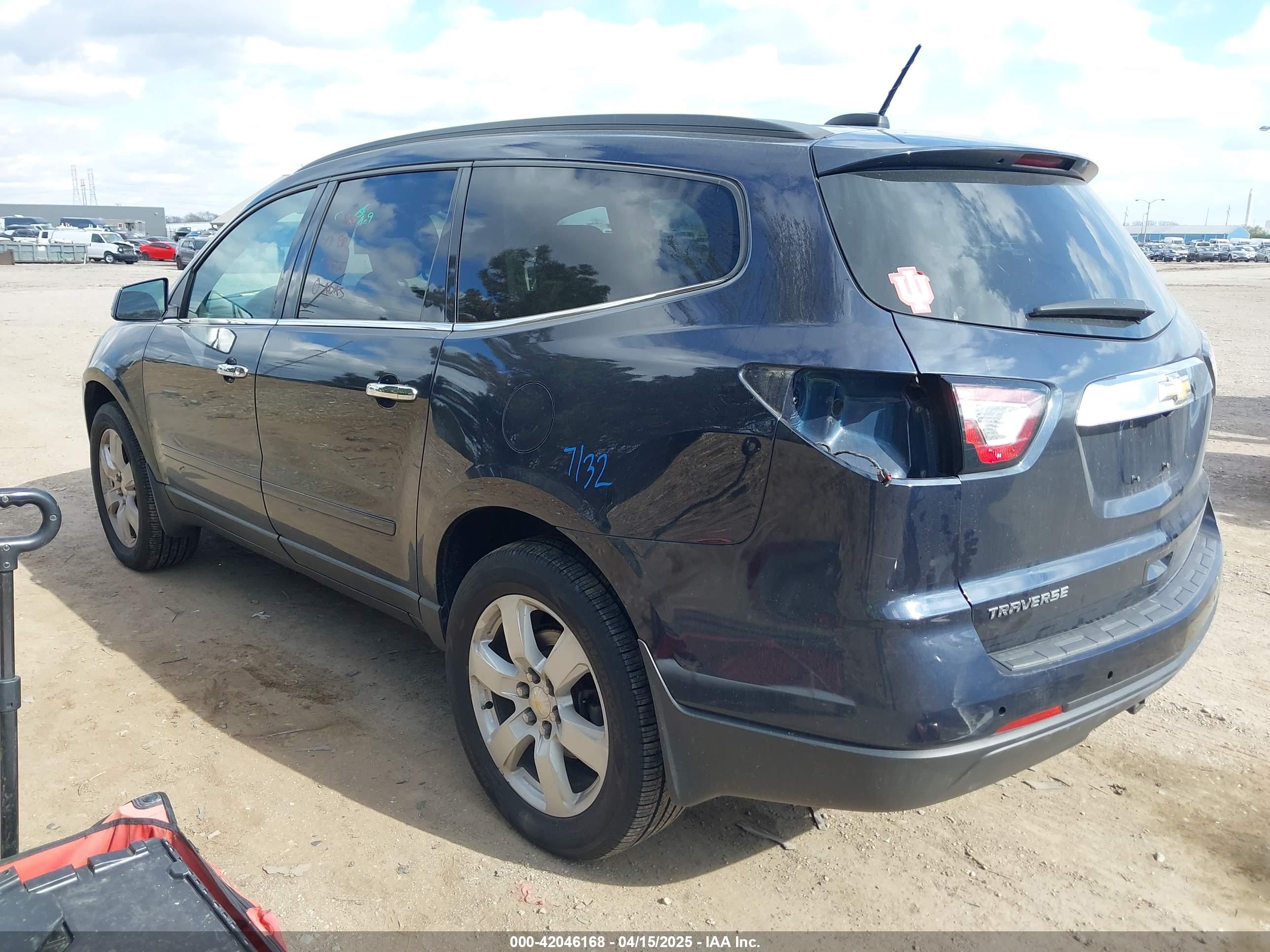 CHEVROLET TRAVERSE image 3