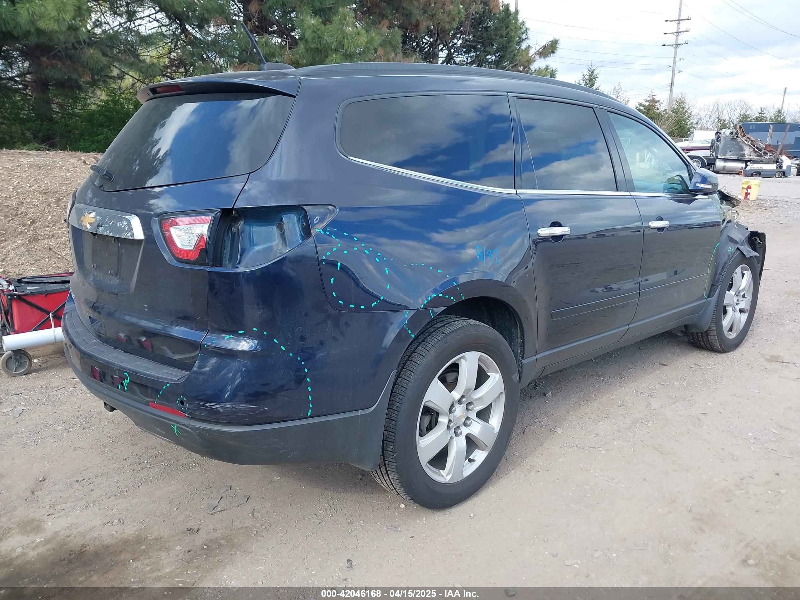 CHEVROLET TRAVERSE image 4