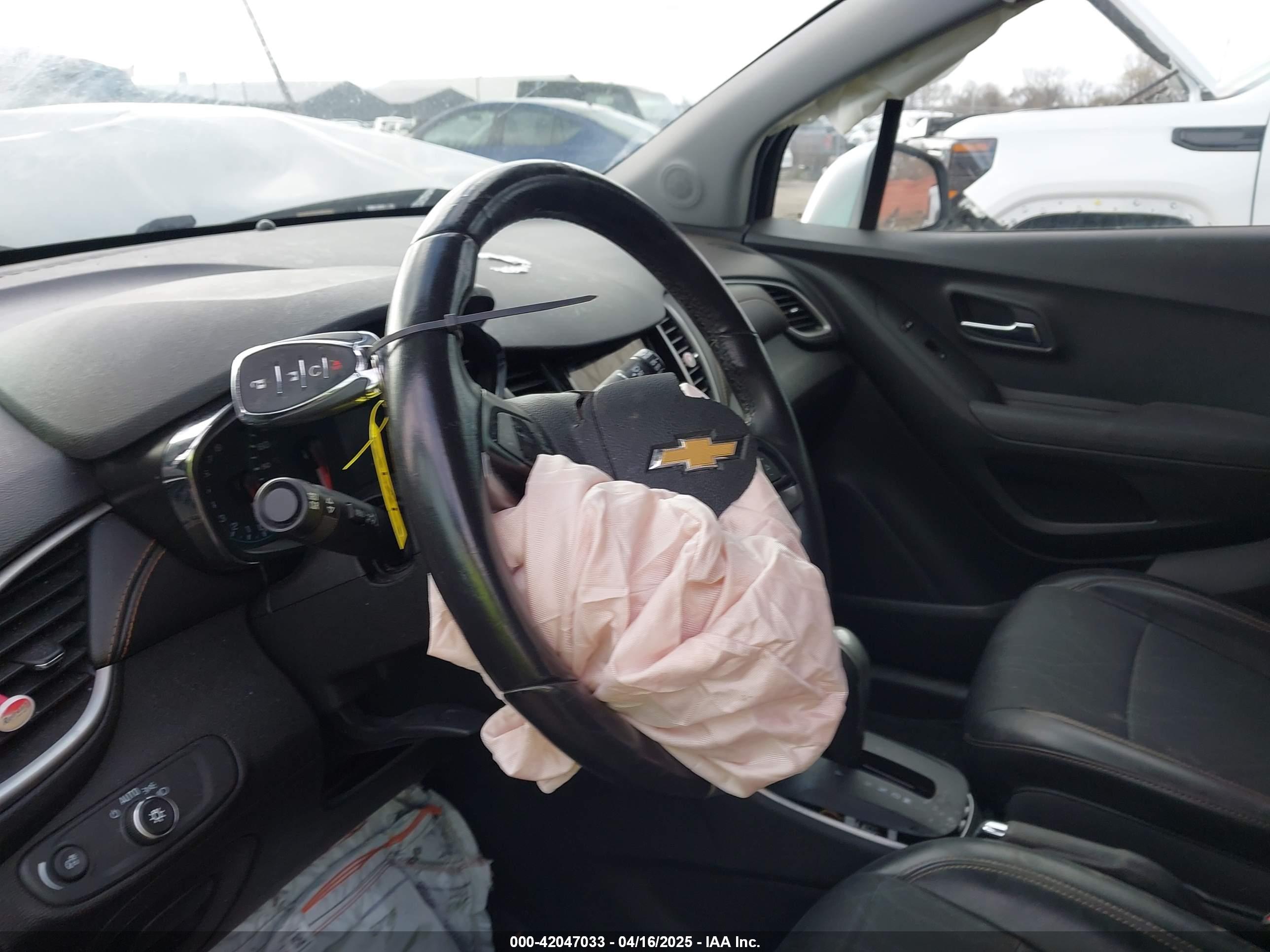 CHEVROLET TRAX image 11