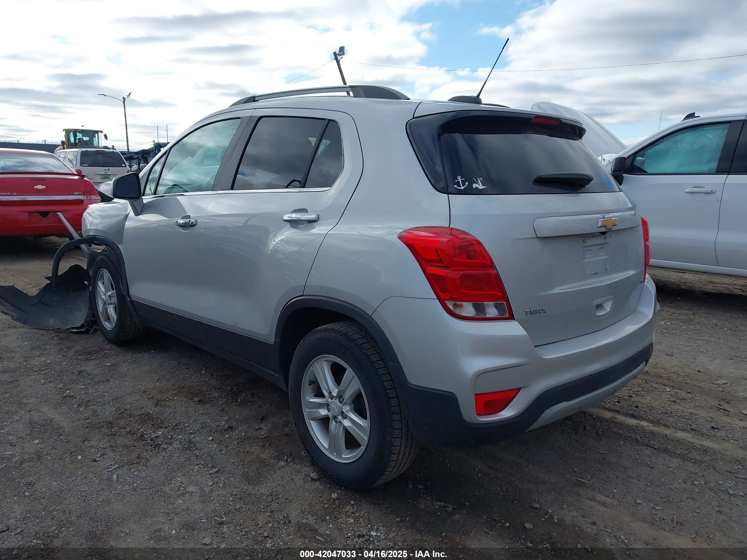 CHEVROLET TRAX image 3