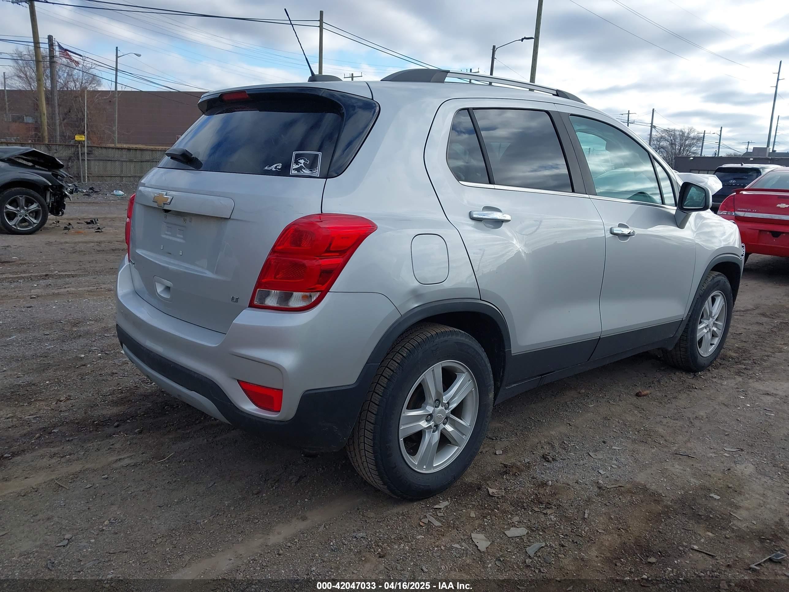 CHEVROLET TRAX image 4