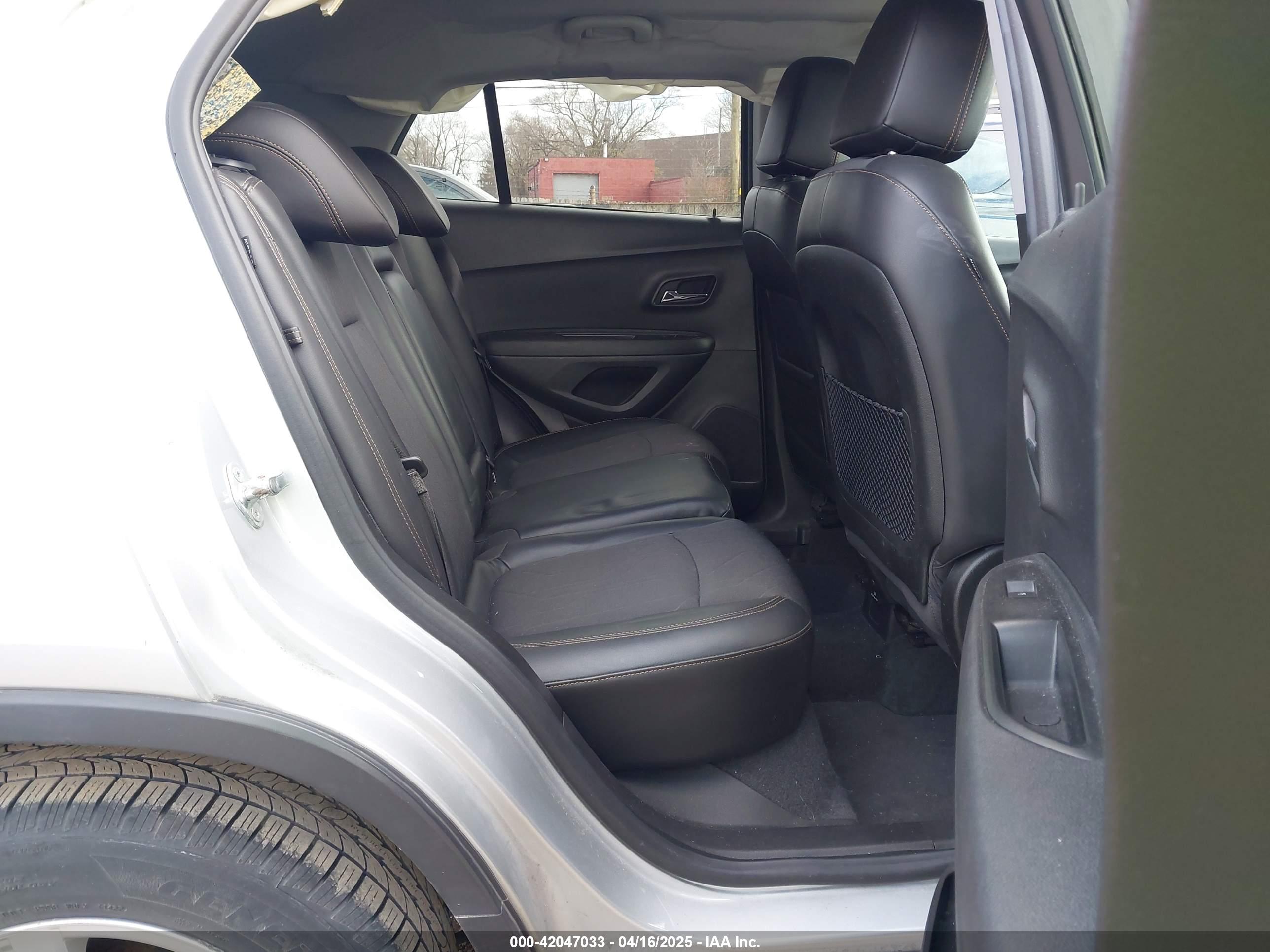 CHEVROLET TRAX image 8