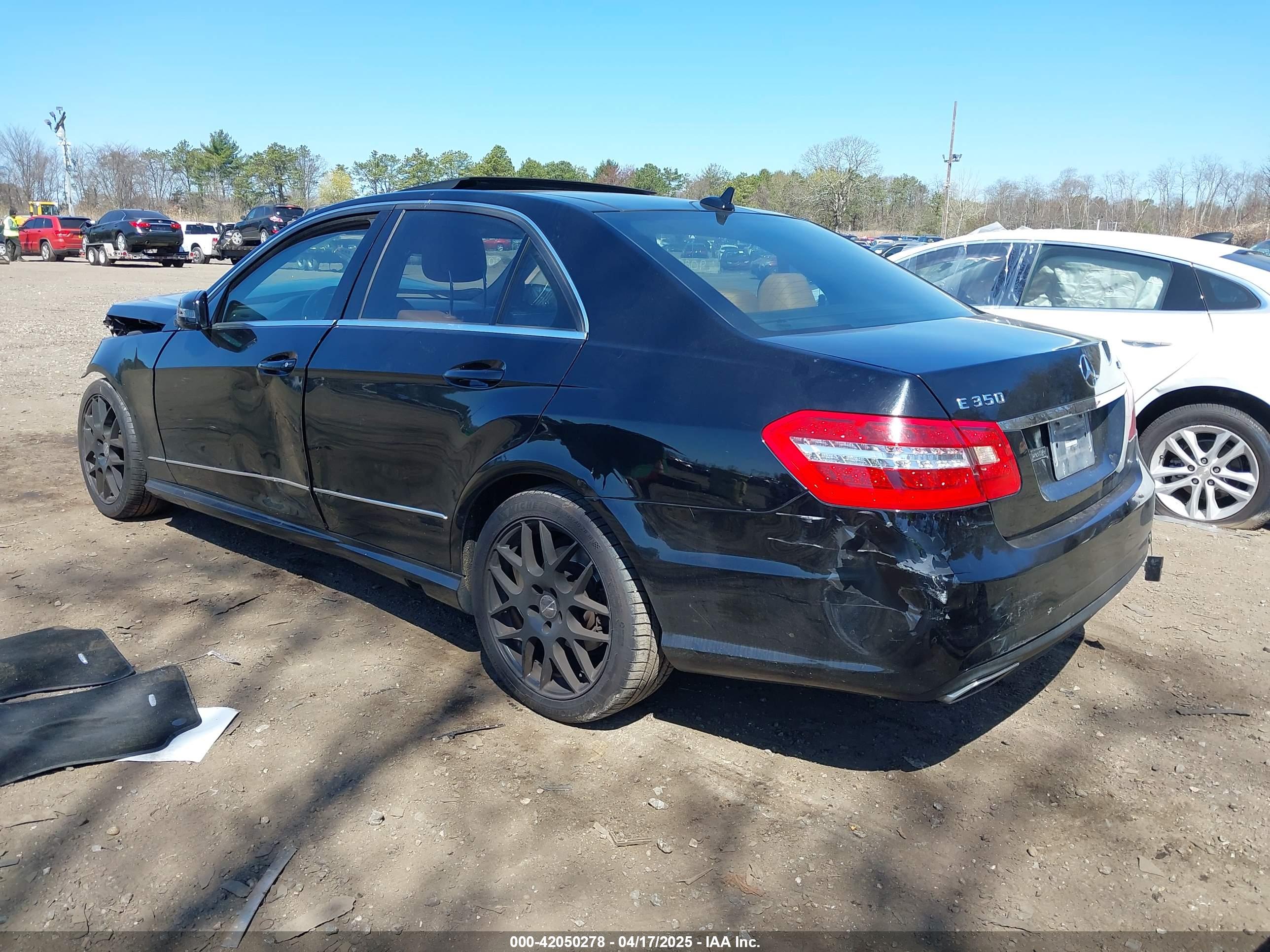 MERCEDES-BENZ E image 3
