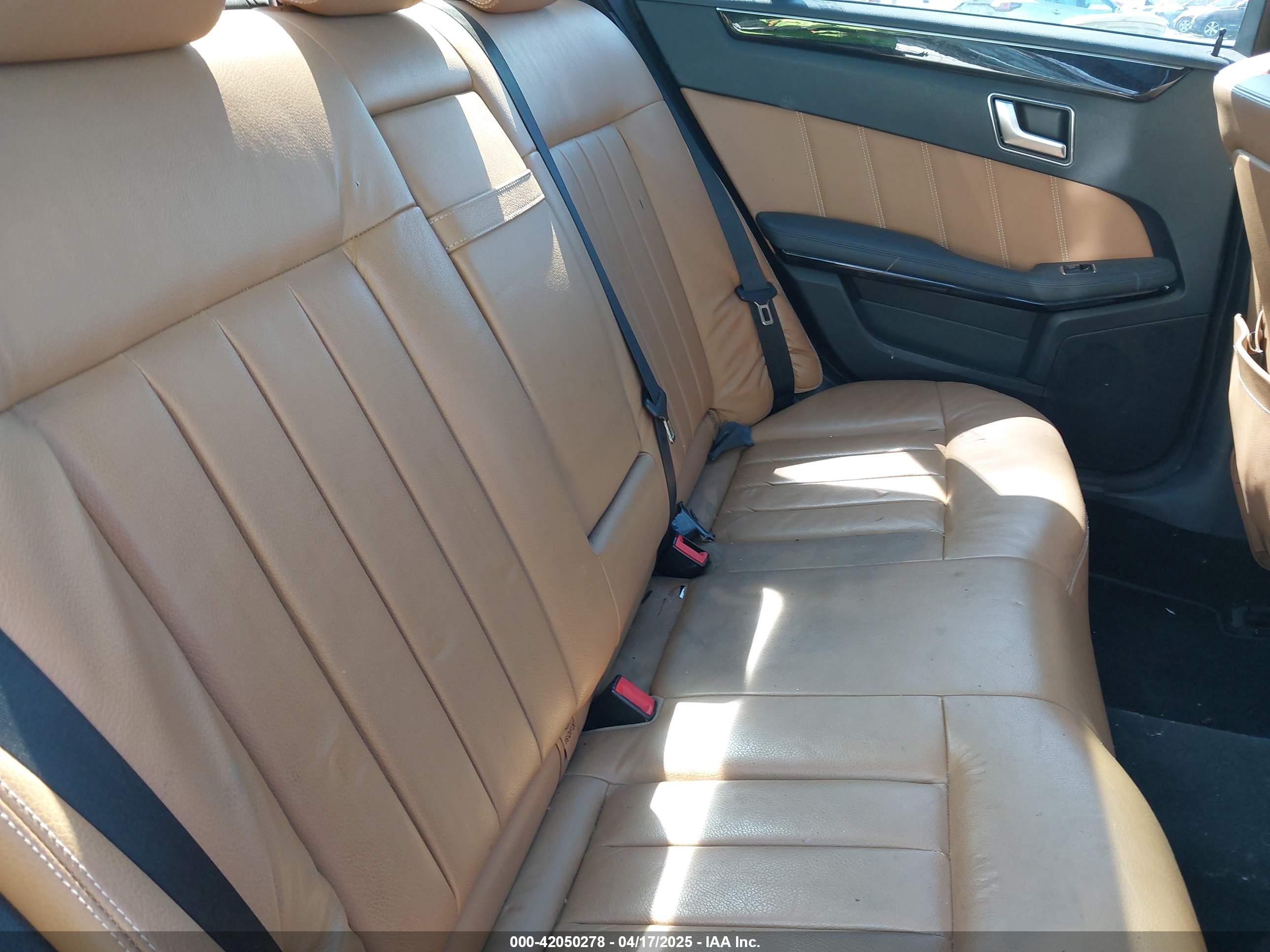 MERCEDES-BENZ E image 8
