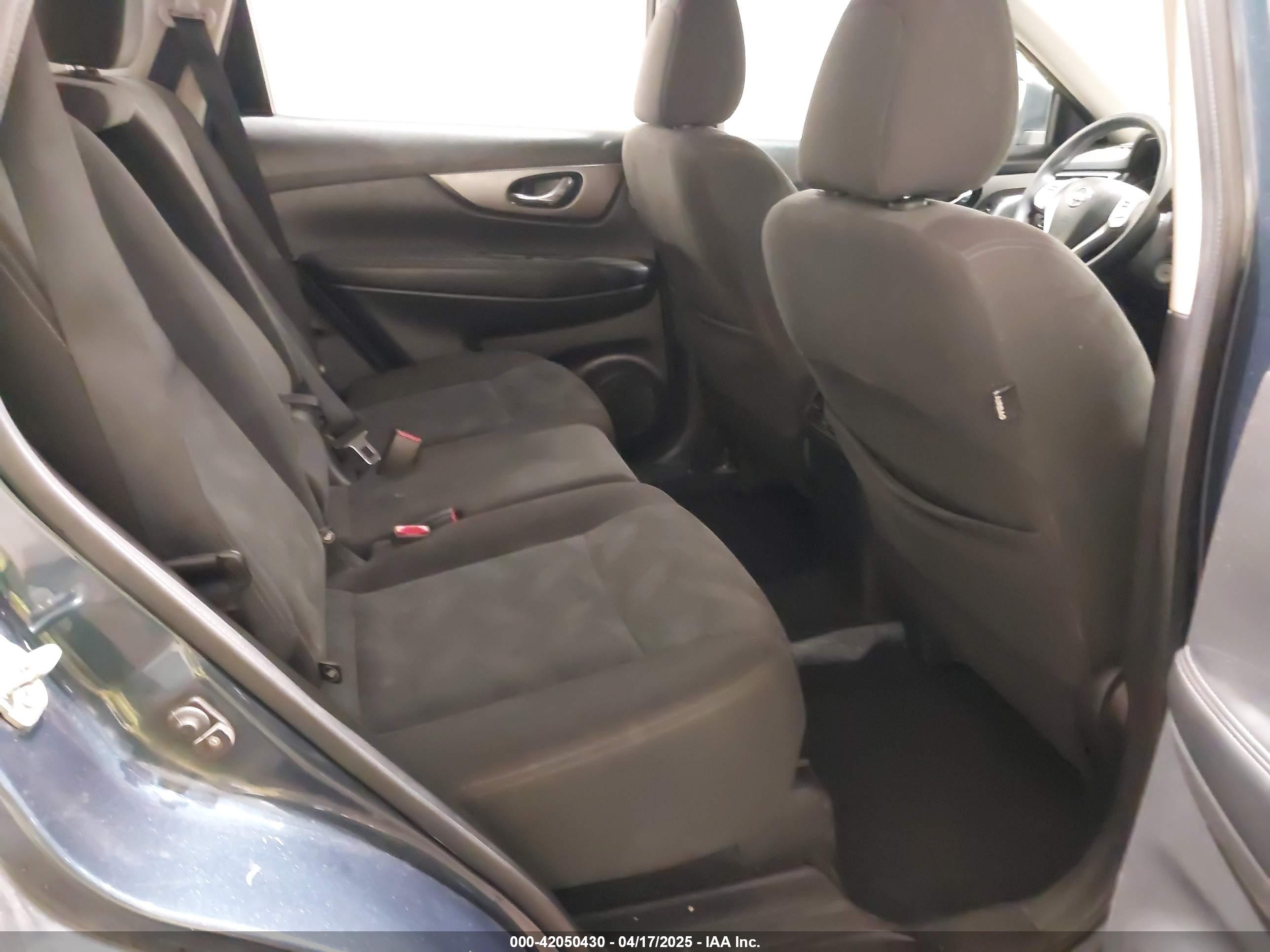 NISSAN ROGUE image 8