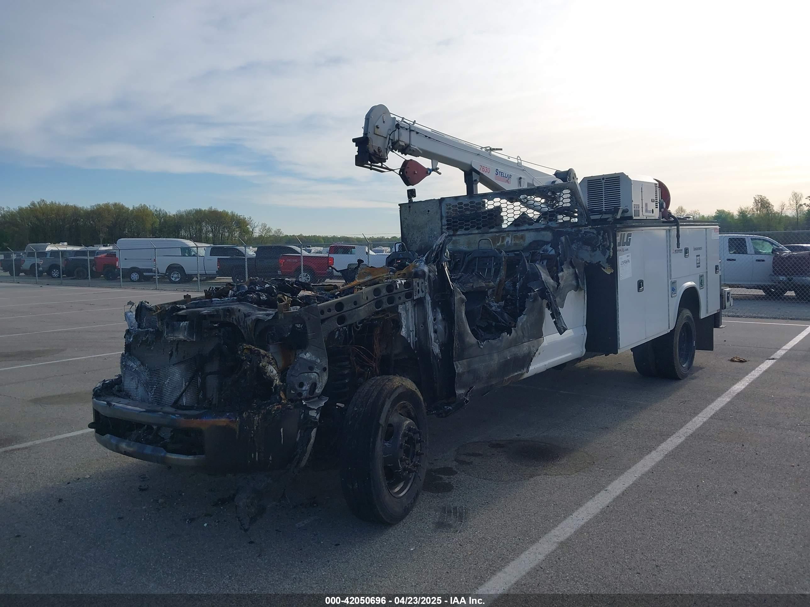 FORD F-550 image 2