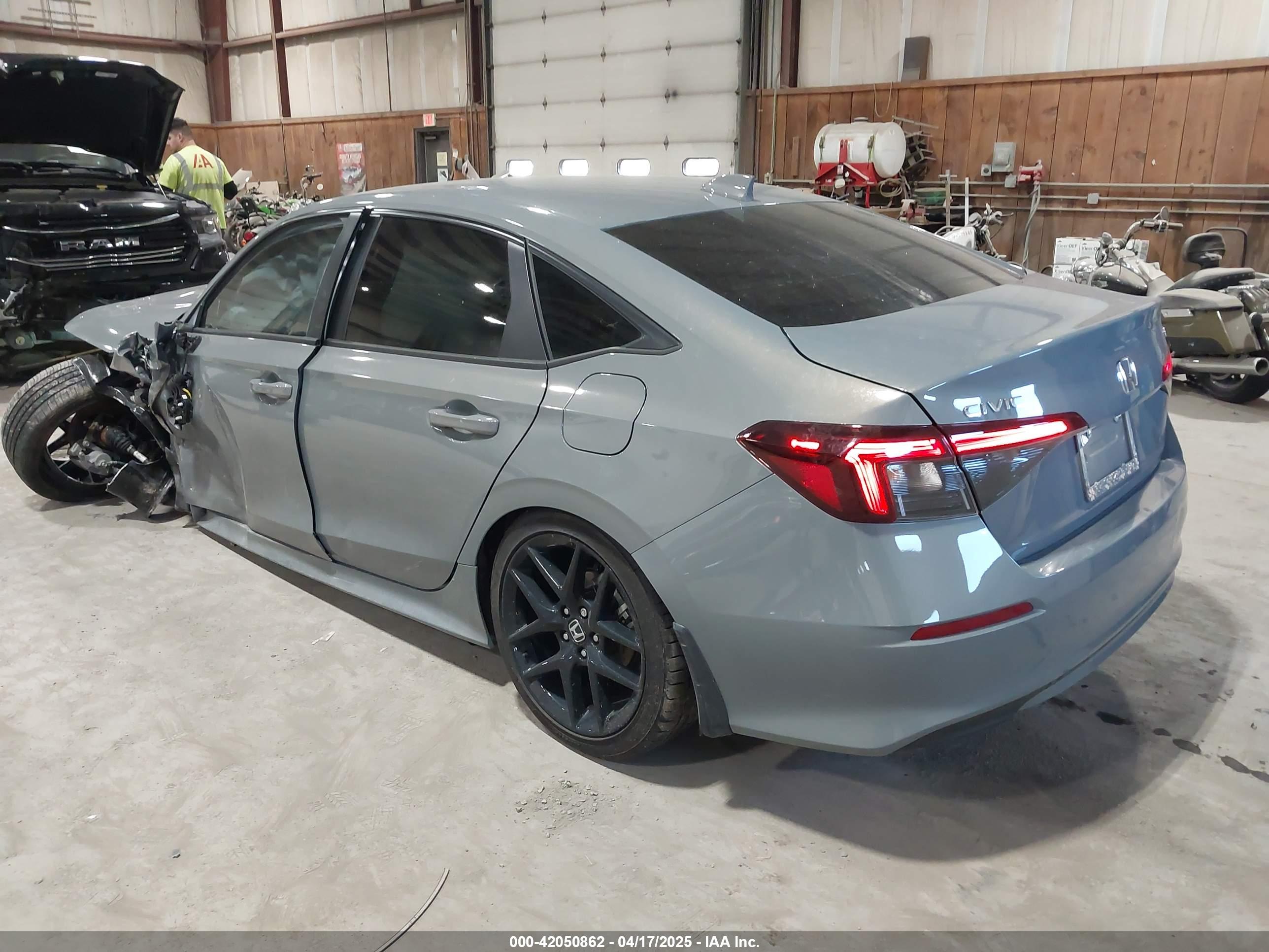 HONDA CIVIC image 3