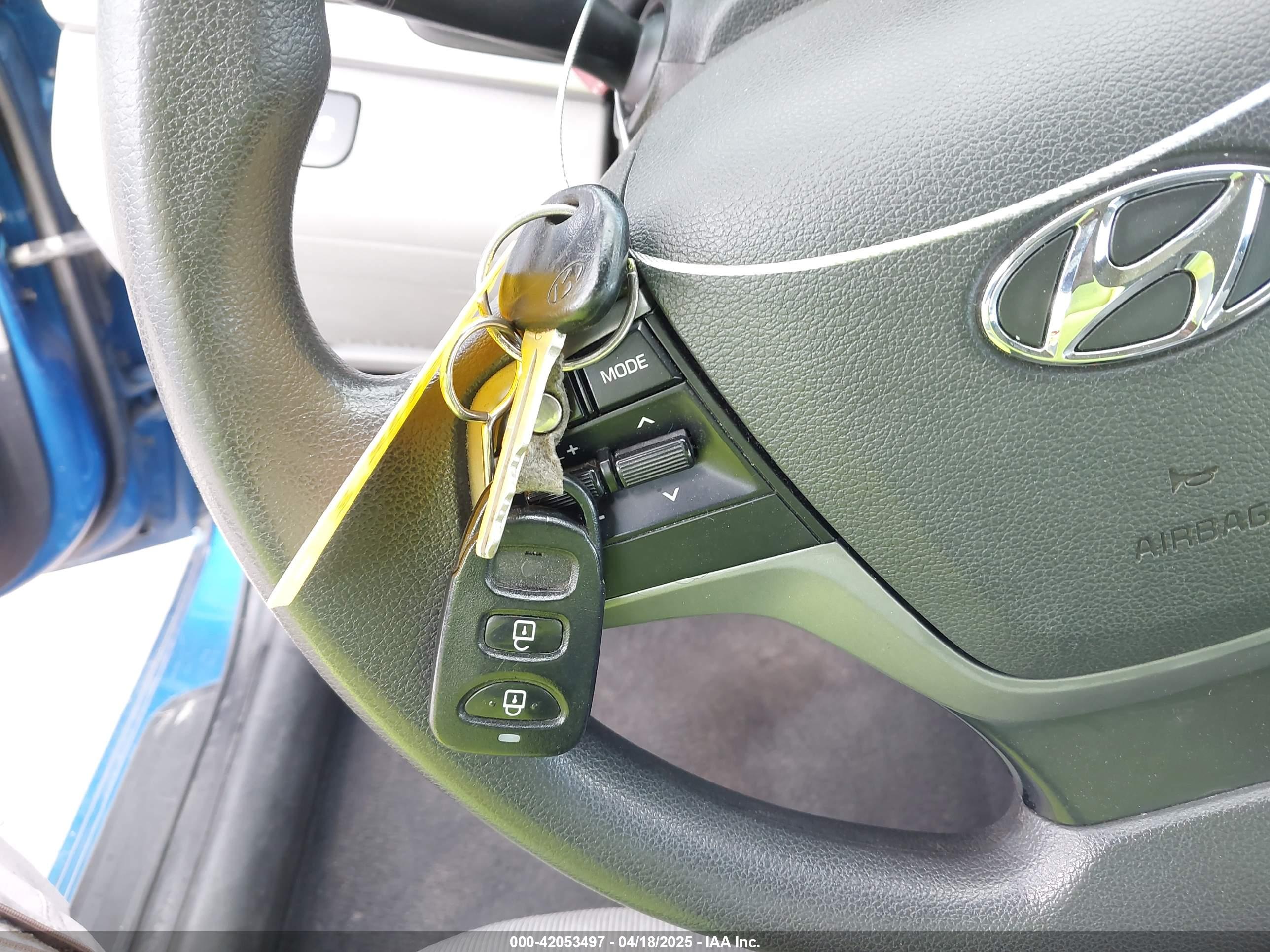 HYUNDAI ELANTRA image 11