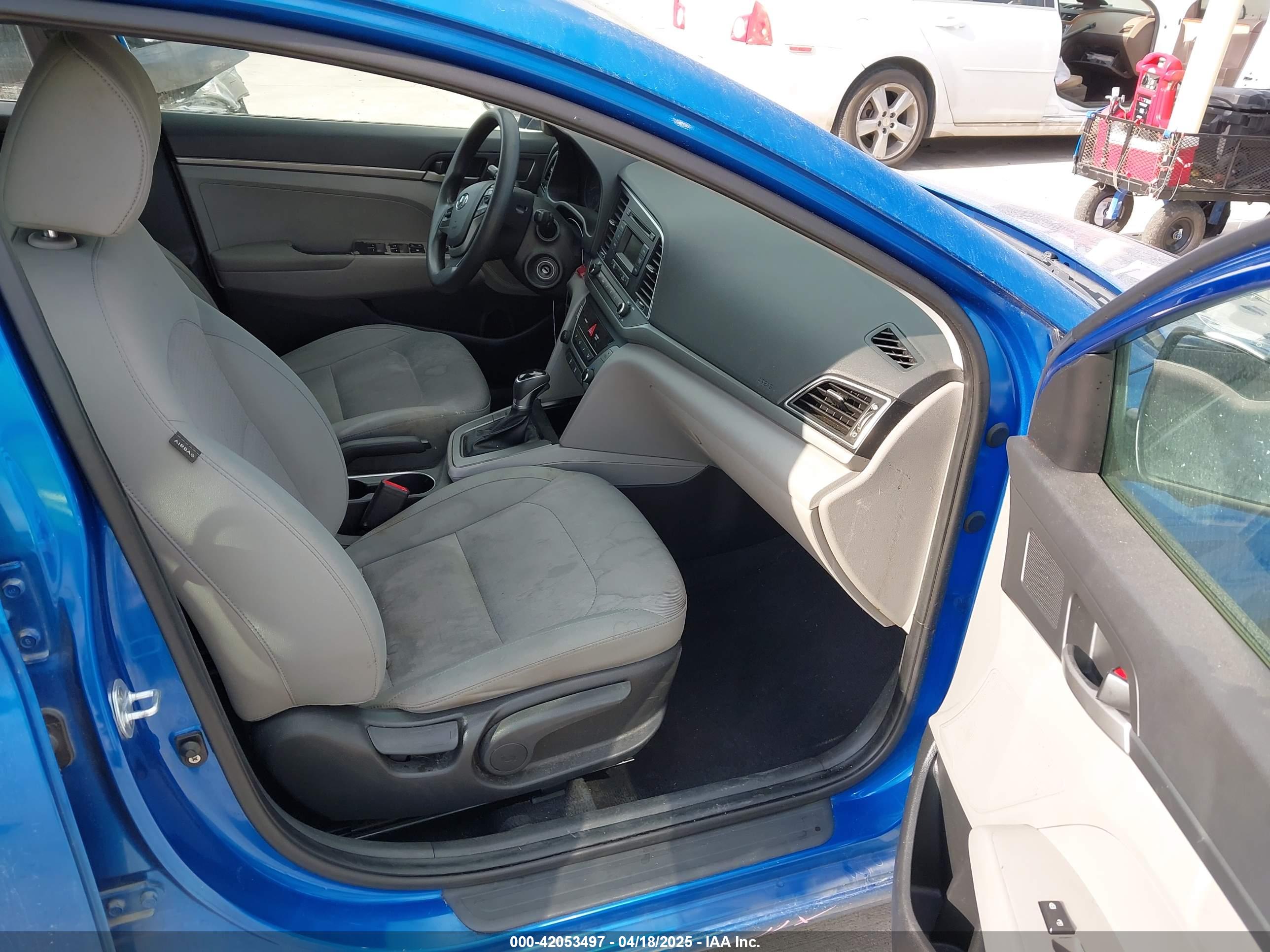 HYUNDAI ELANTRA image 5
