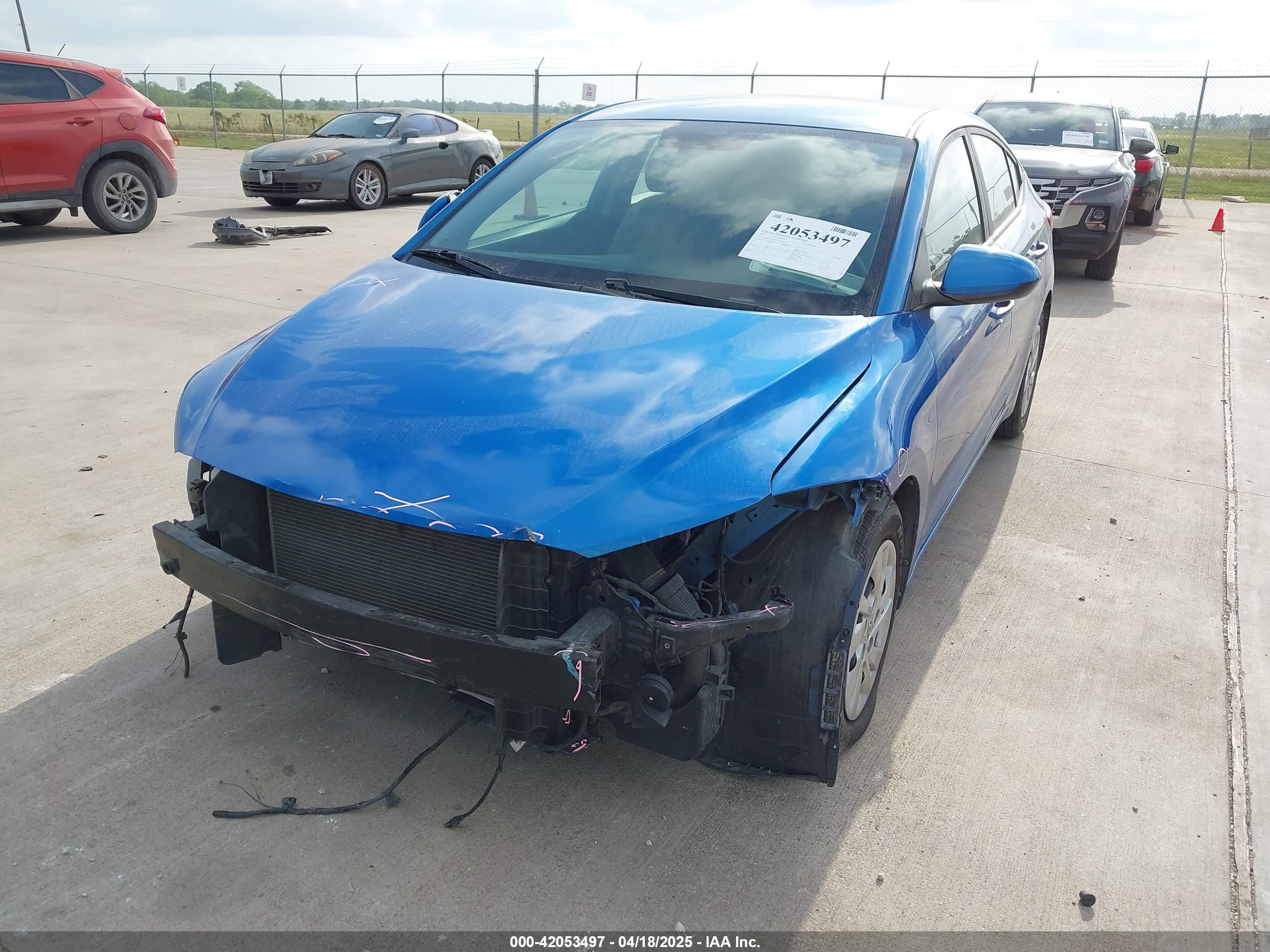 HYUNDAI ELANTRA image 6