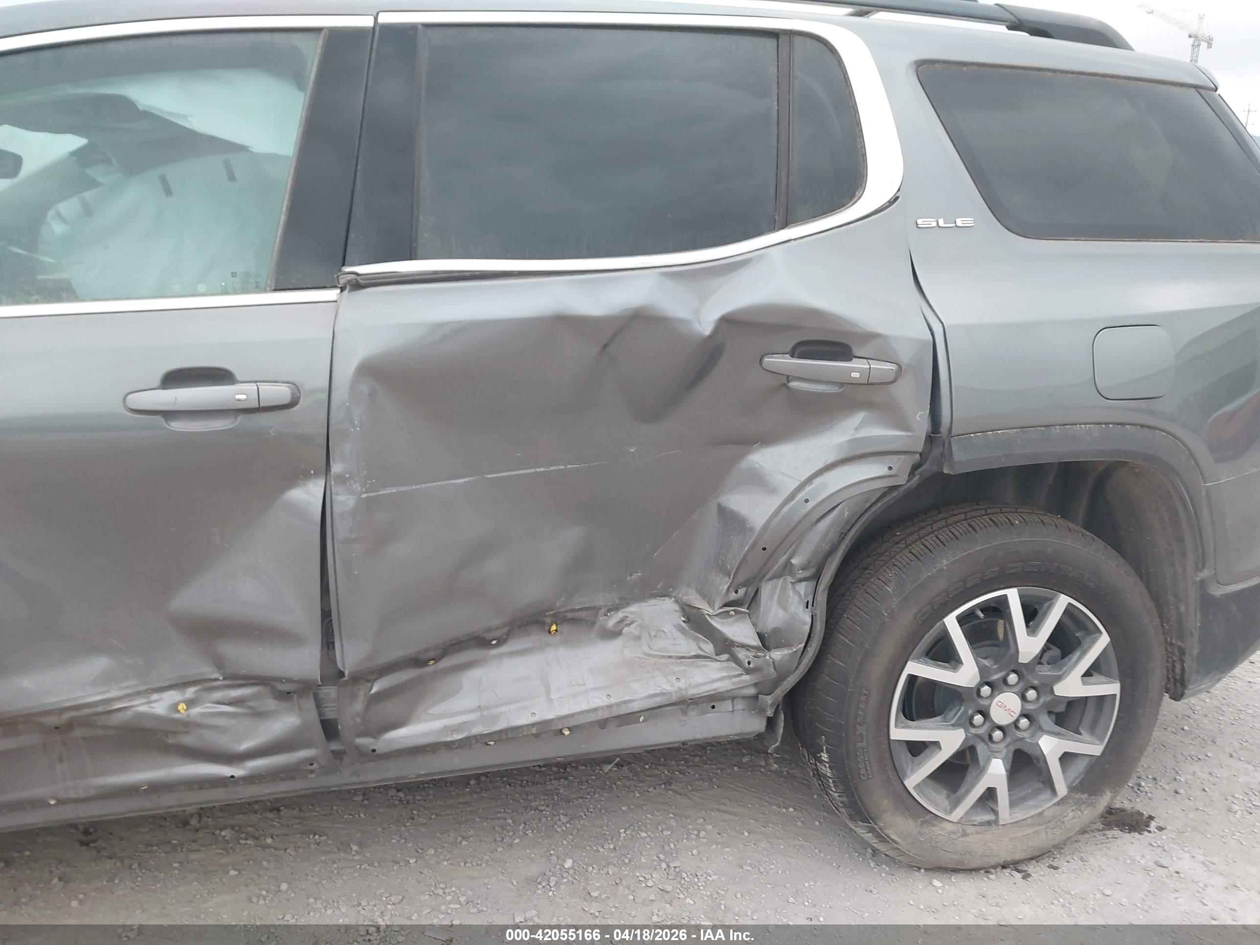 GMC ACADIA image 6