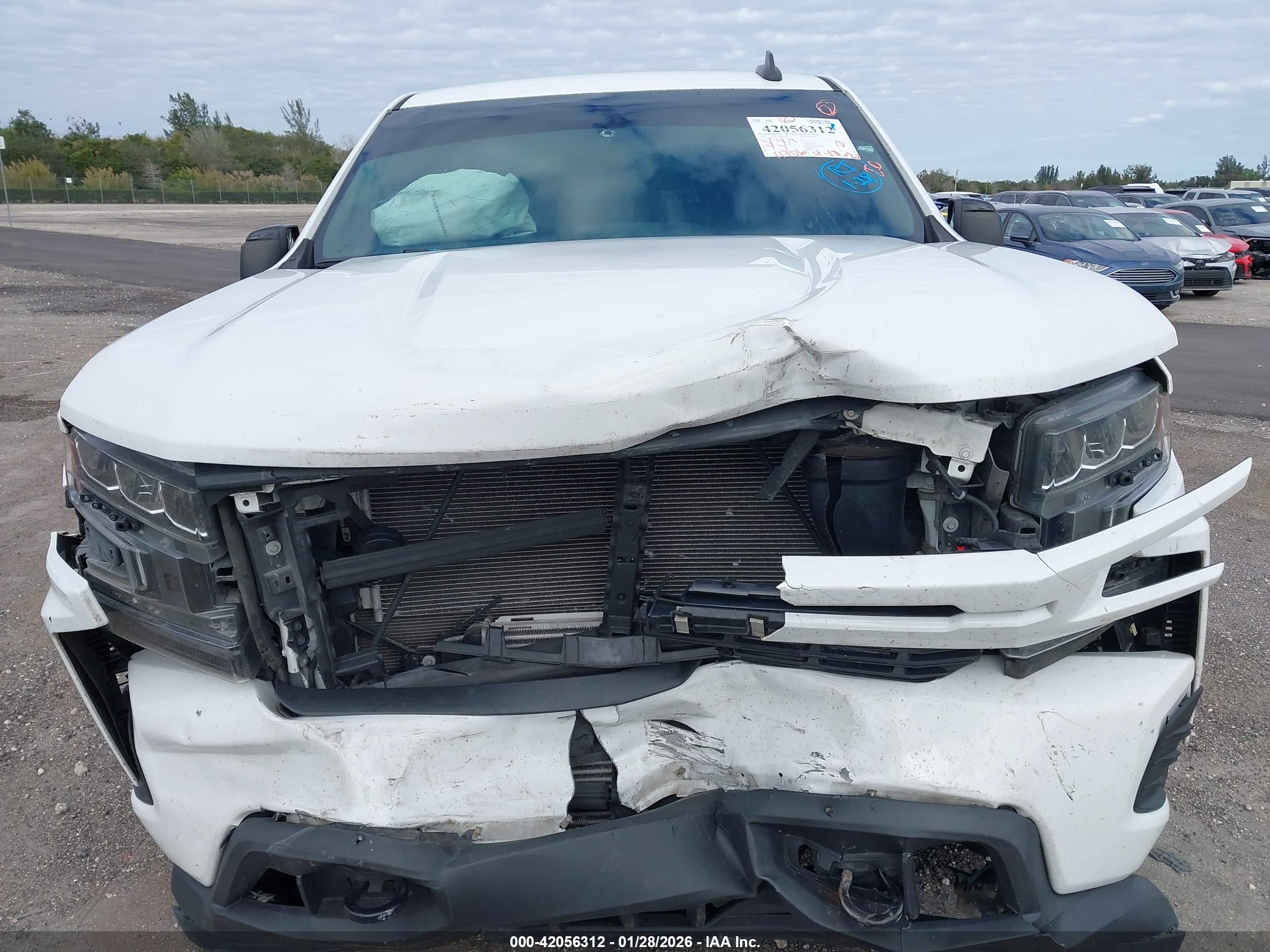 CHEVROLET SILVERADO image 6