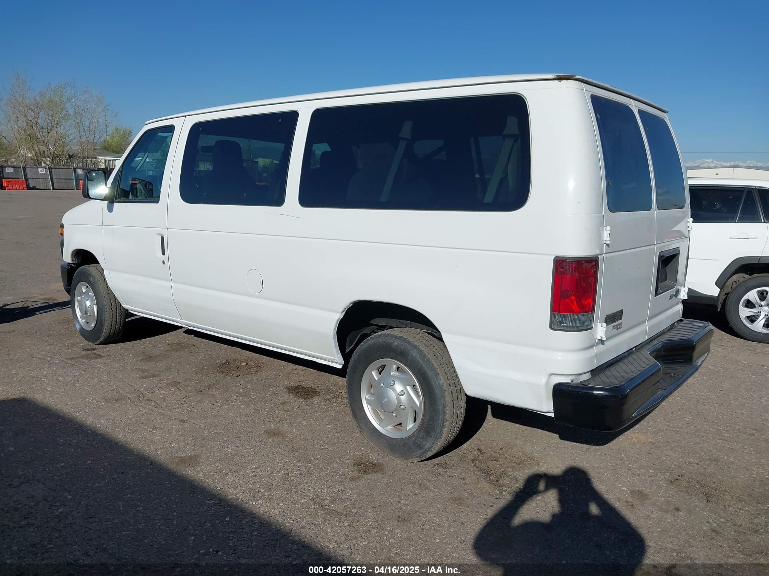 FORD E-350 image 3