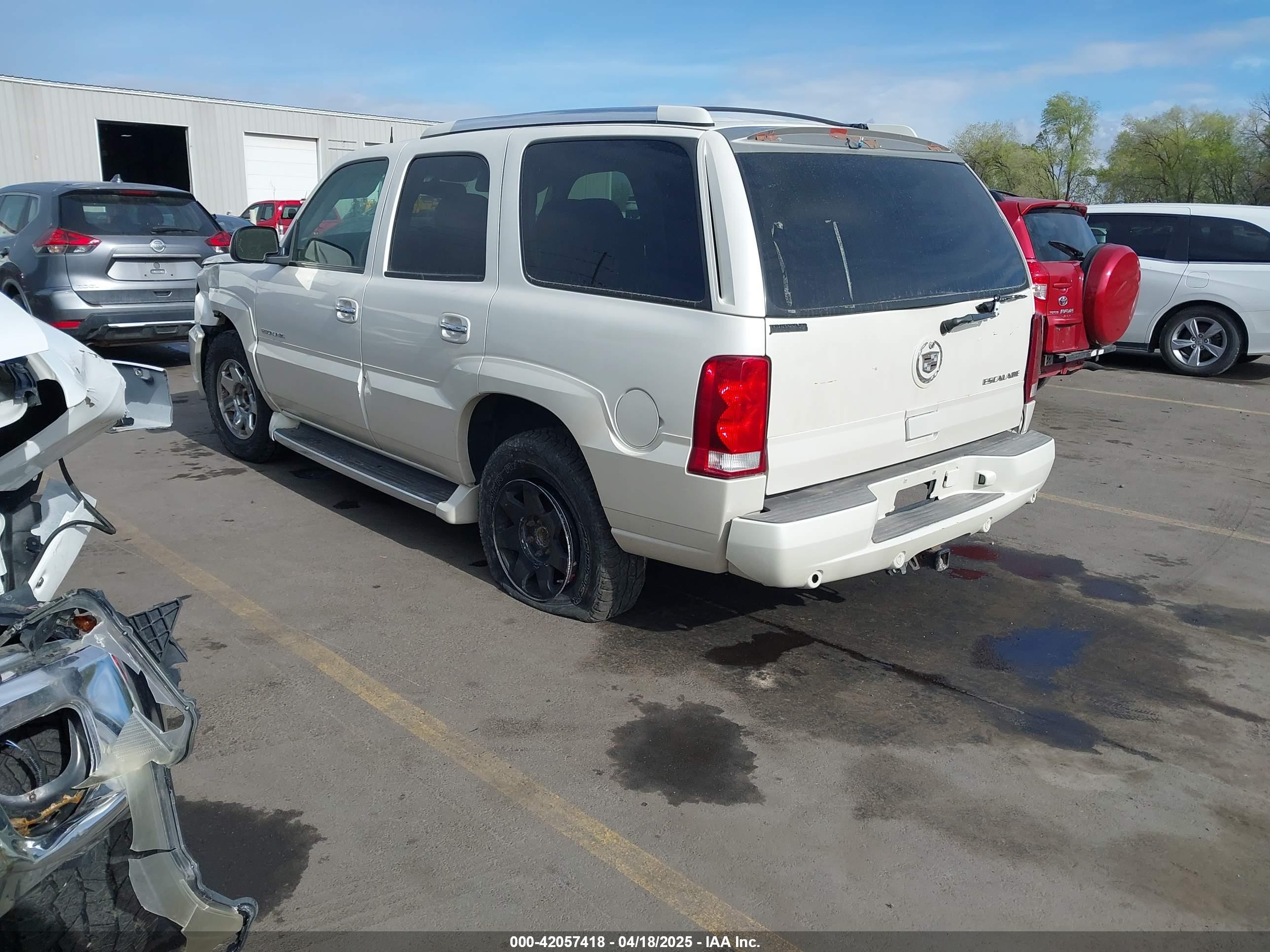 CADILLAC ESCALADE image 3
