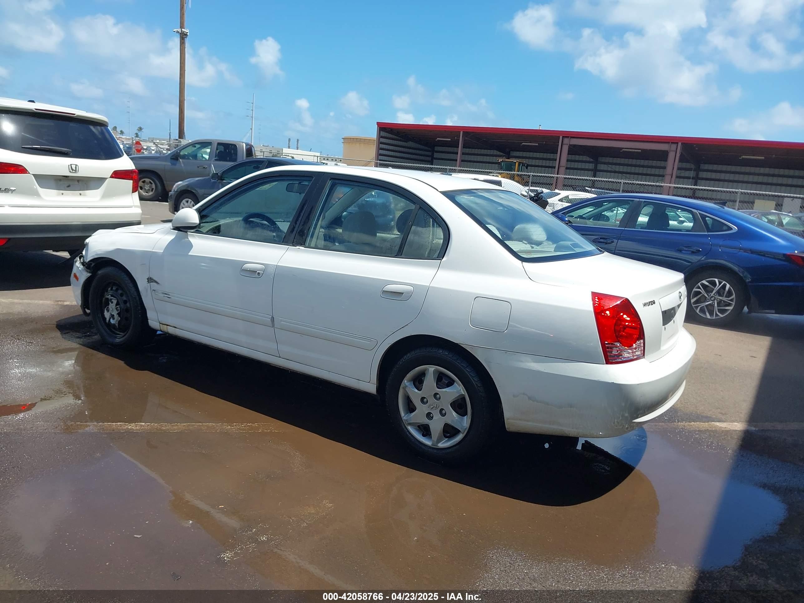 HYUNDAI ELANTRA image 3