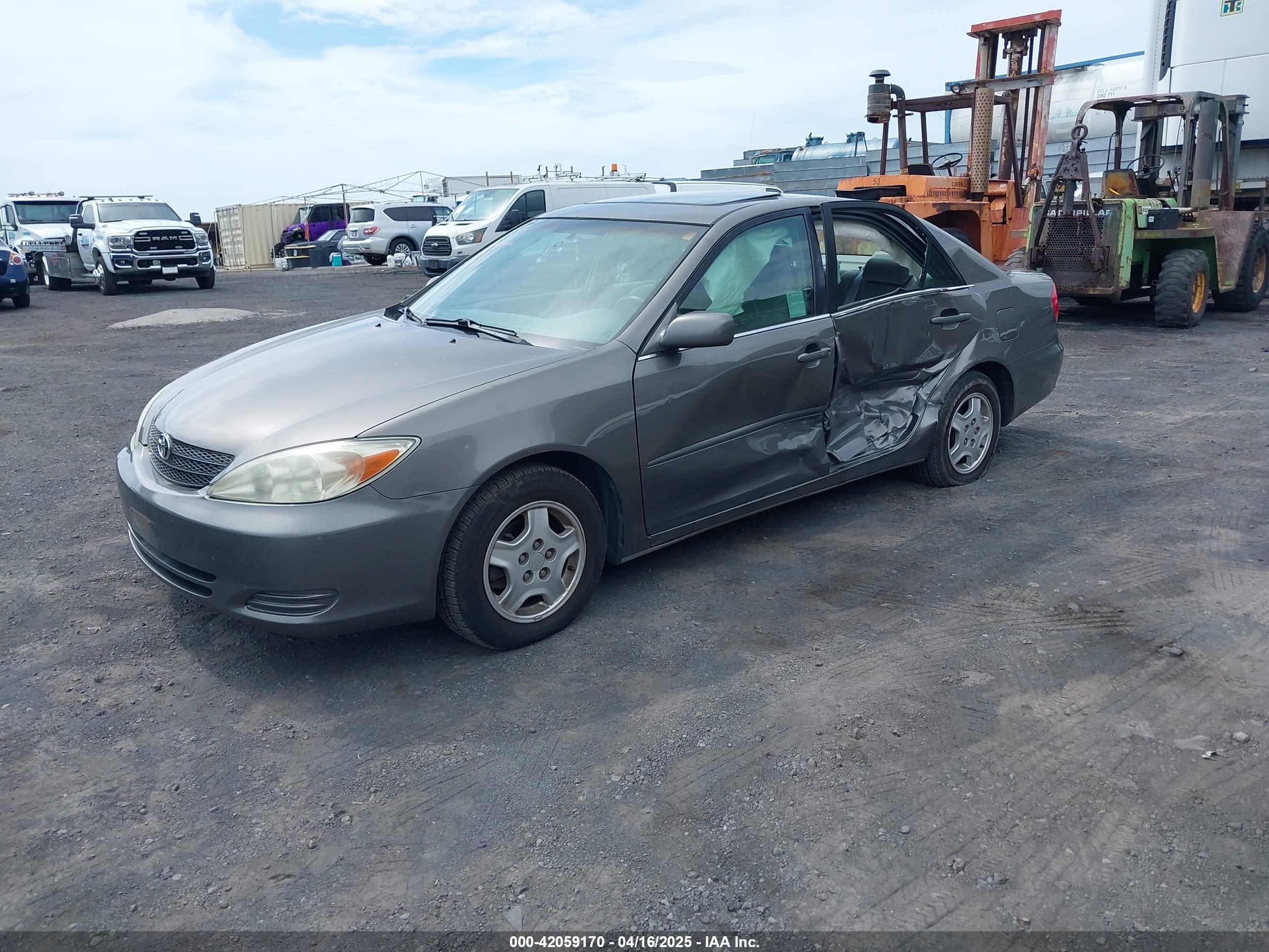 TOYOTA CAMRY image 2