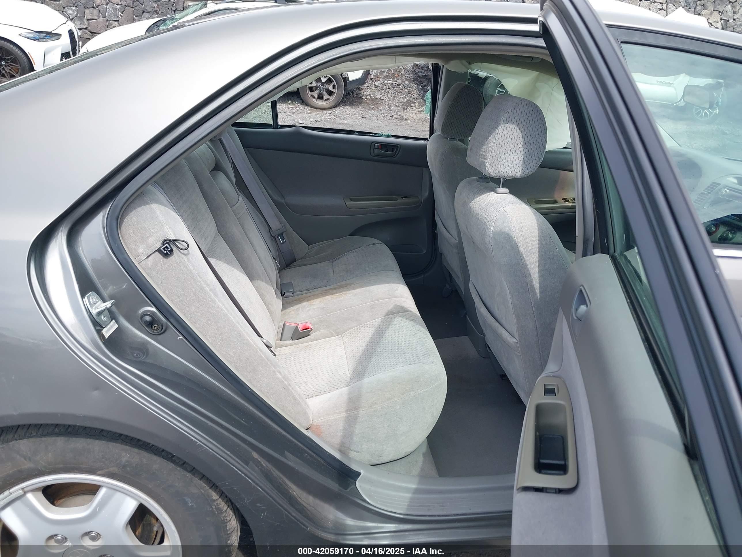 TOYOTA CAMRY image 8