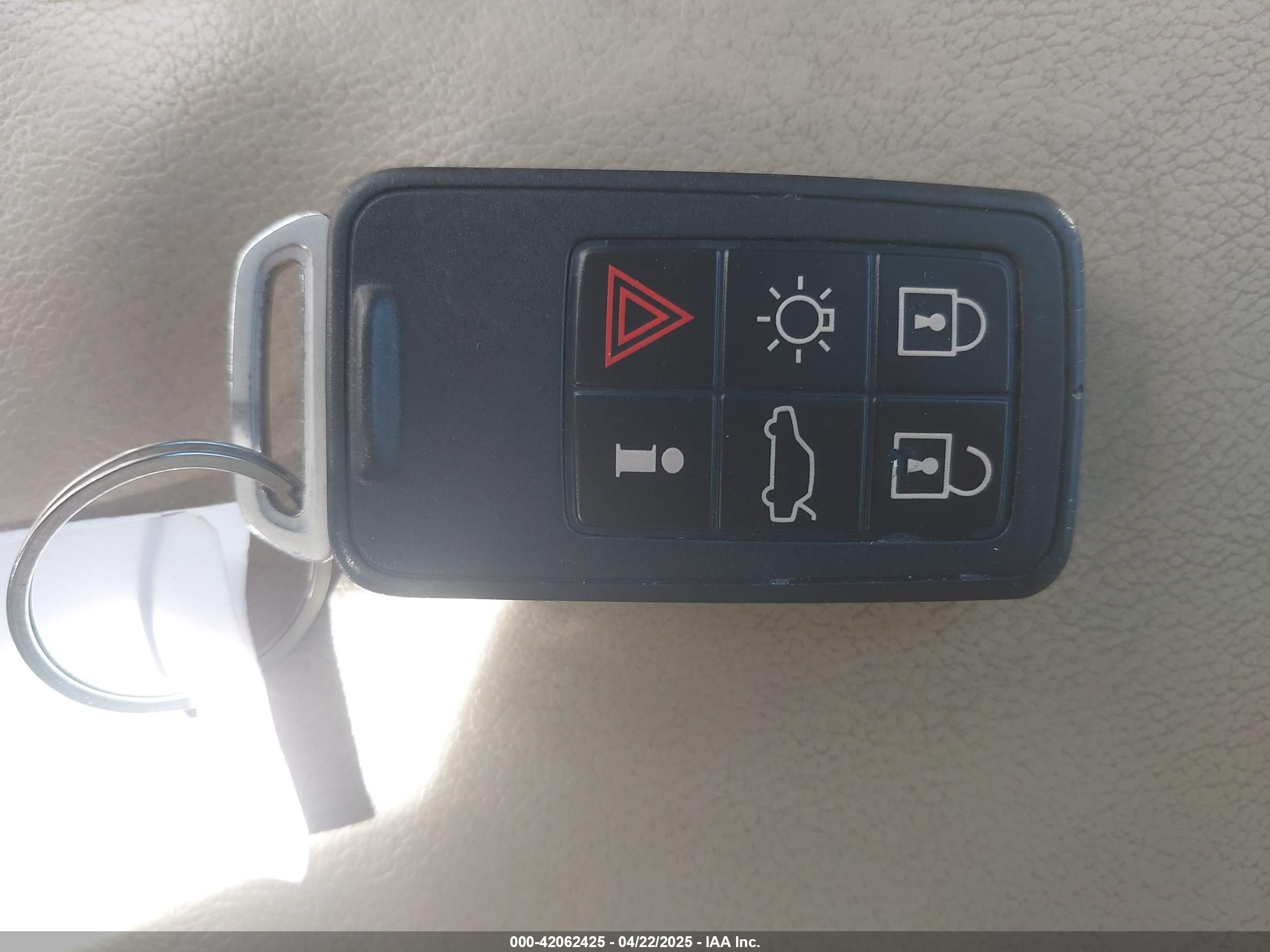 VOLVO XC60 image 11