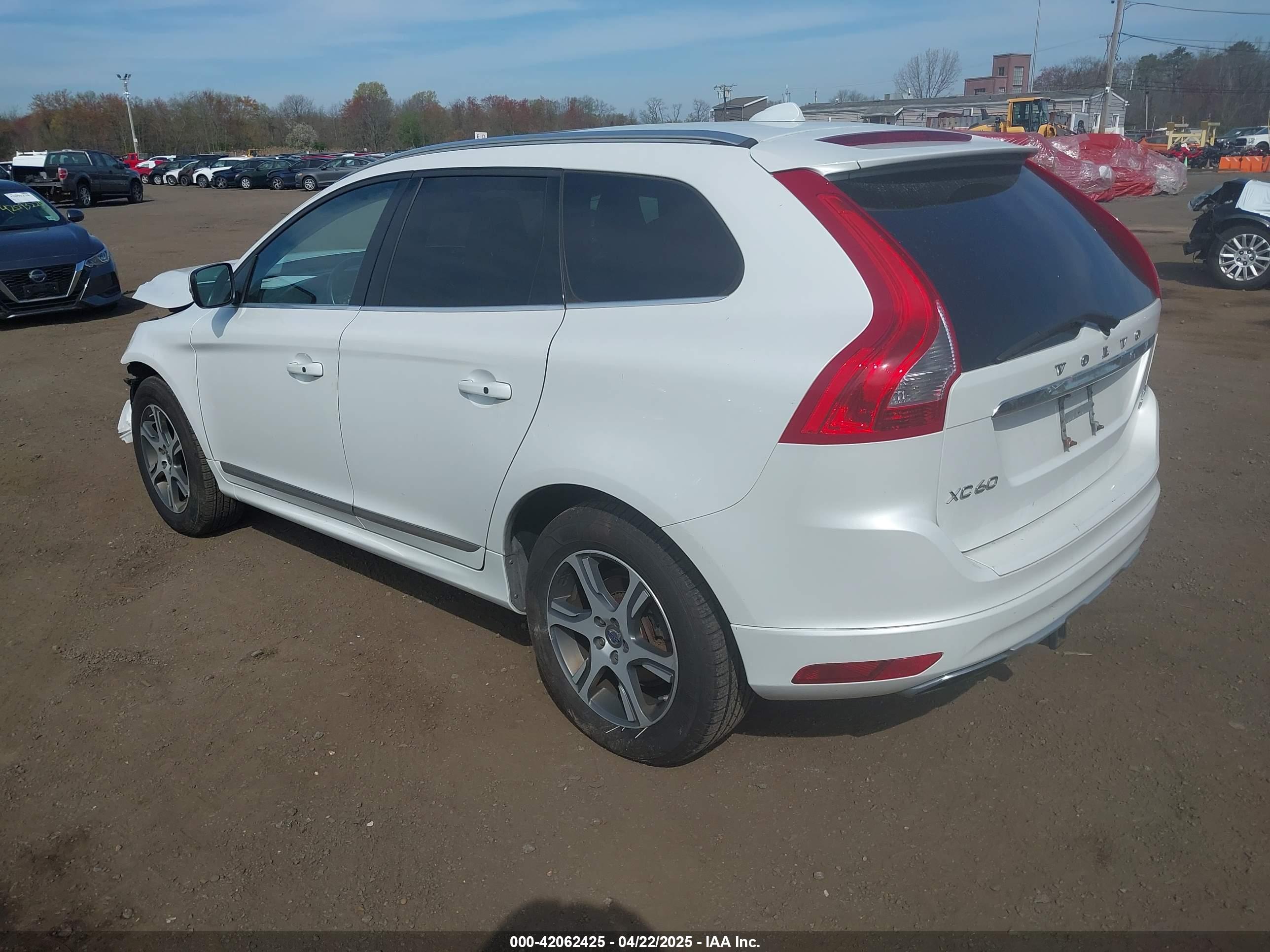 VOLVO XC60 image 3