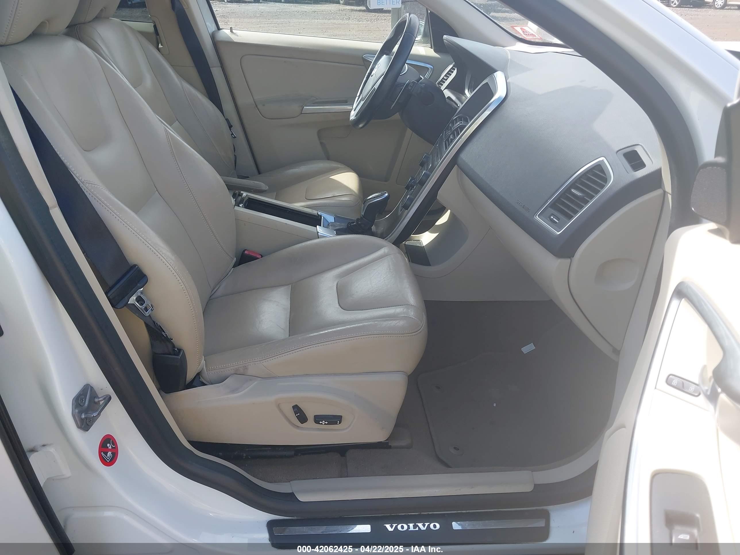 VOLVO XC60 image 5