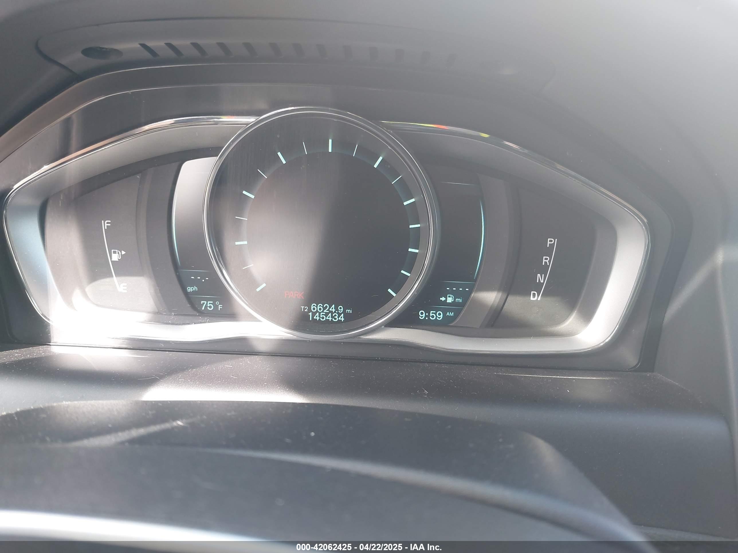 VOLVO XC60 image 7