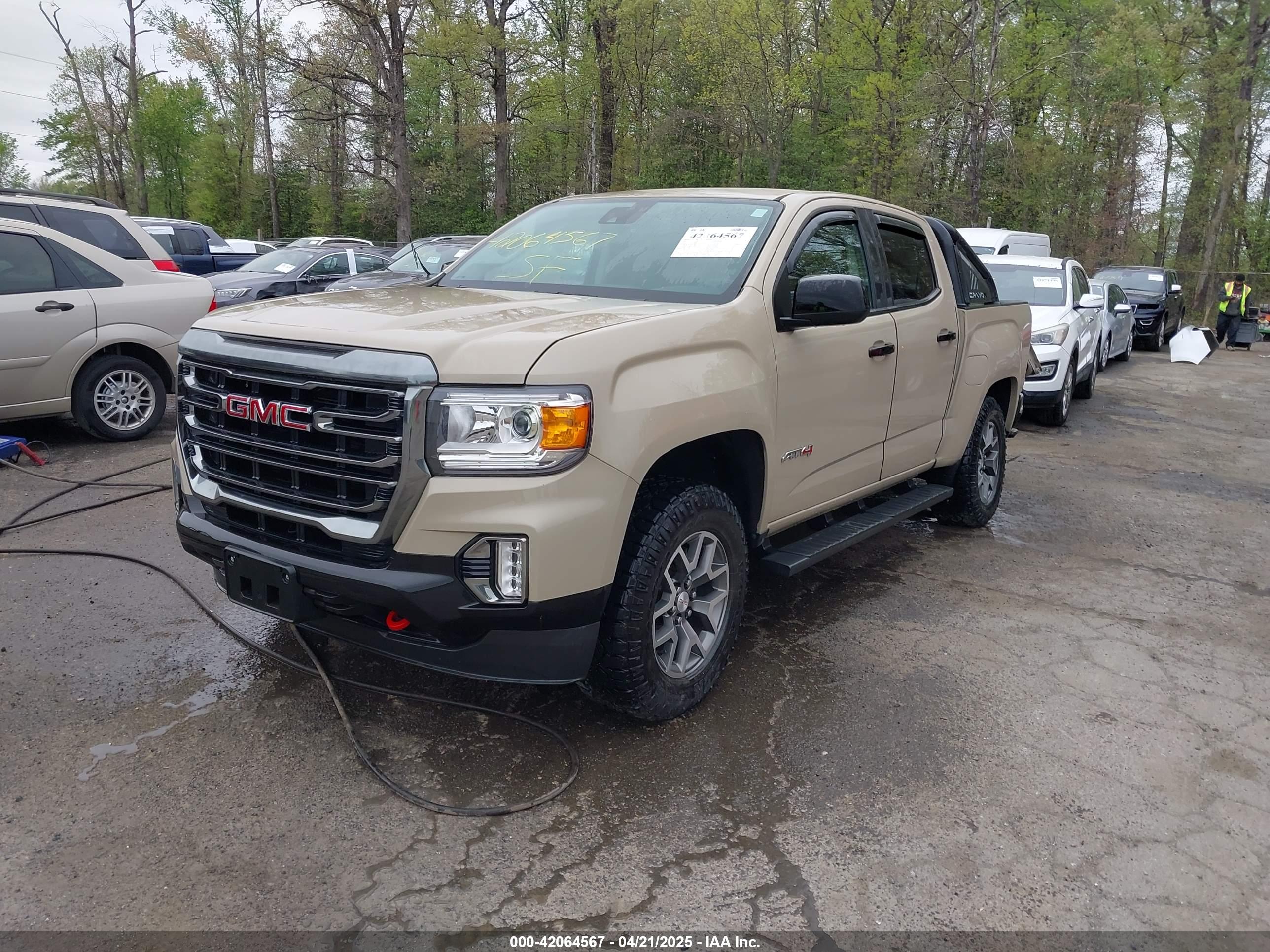 GMC CANYON image 2