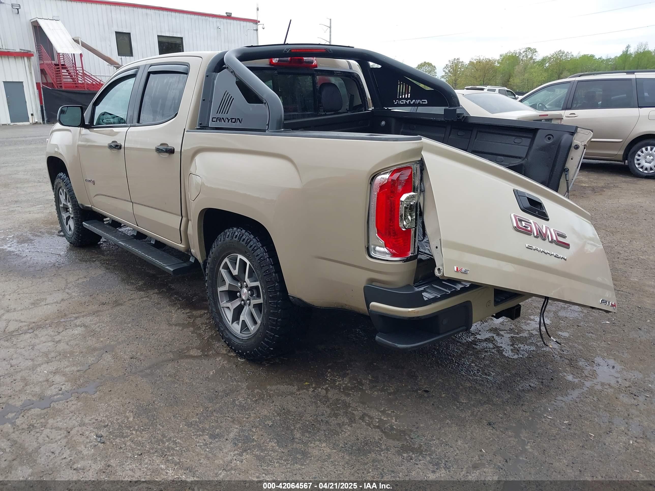 GMC CANYON image 3