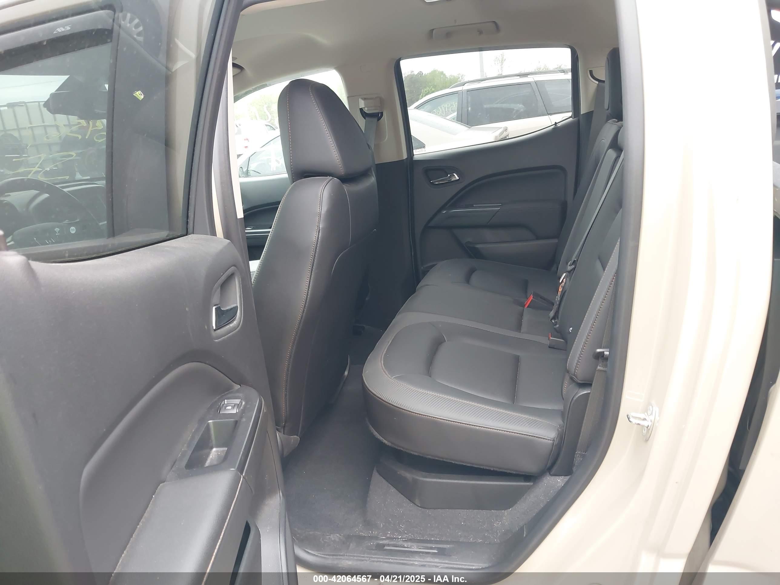GMC CANYON image 8