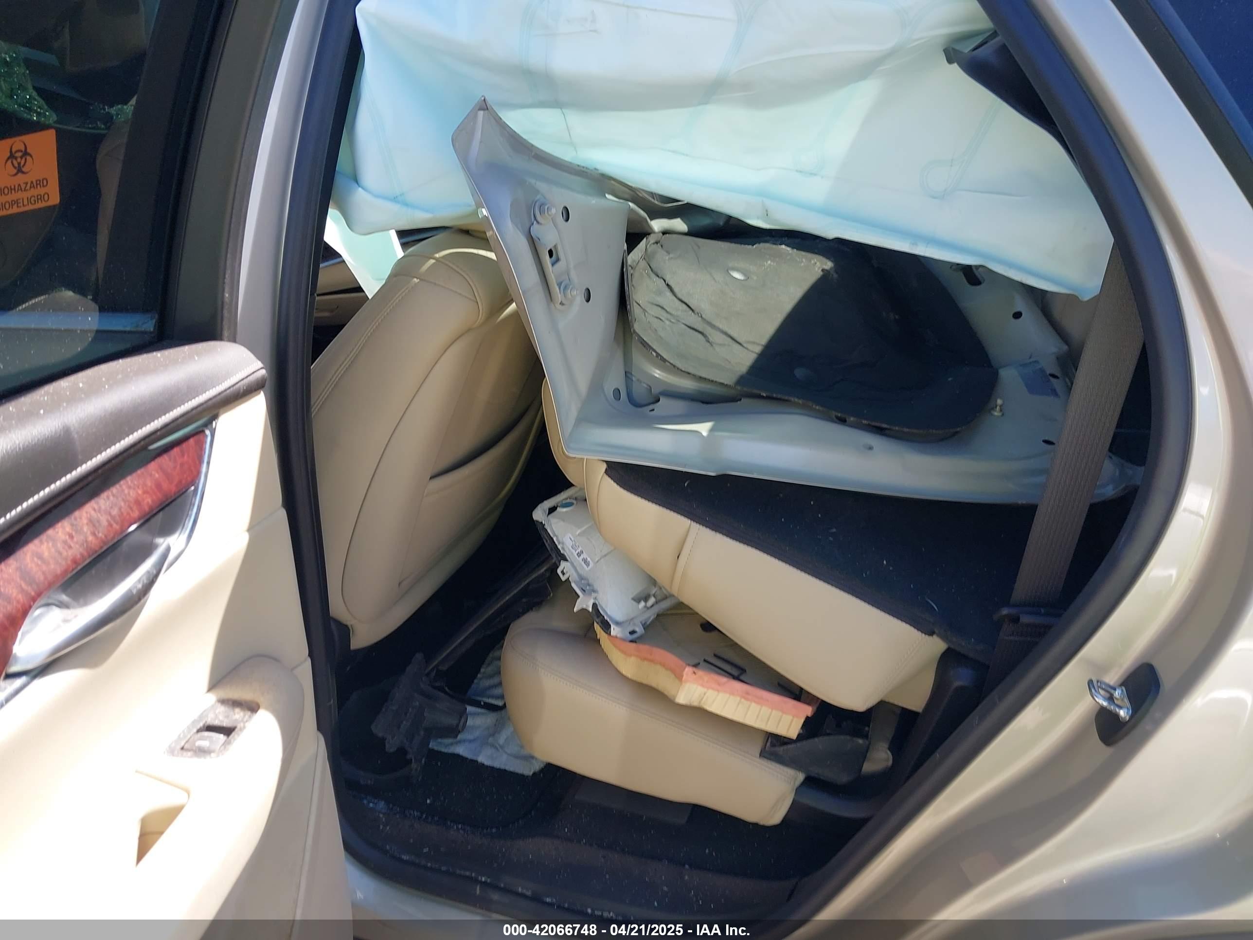 CADILLAC XT5 image 8