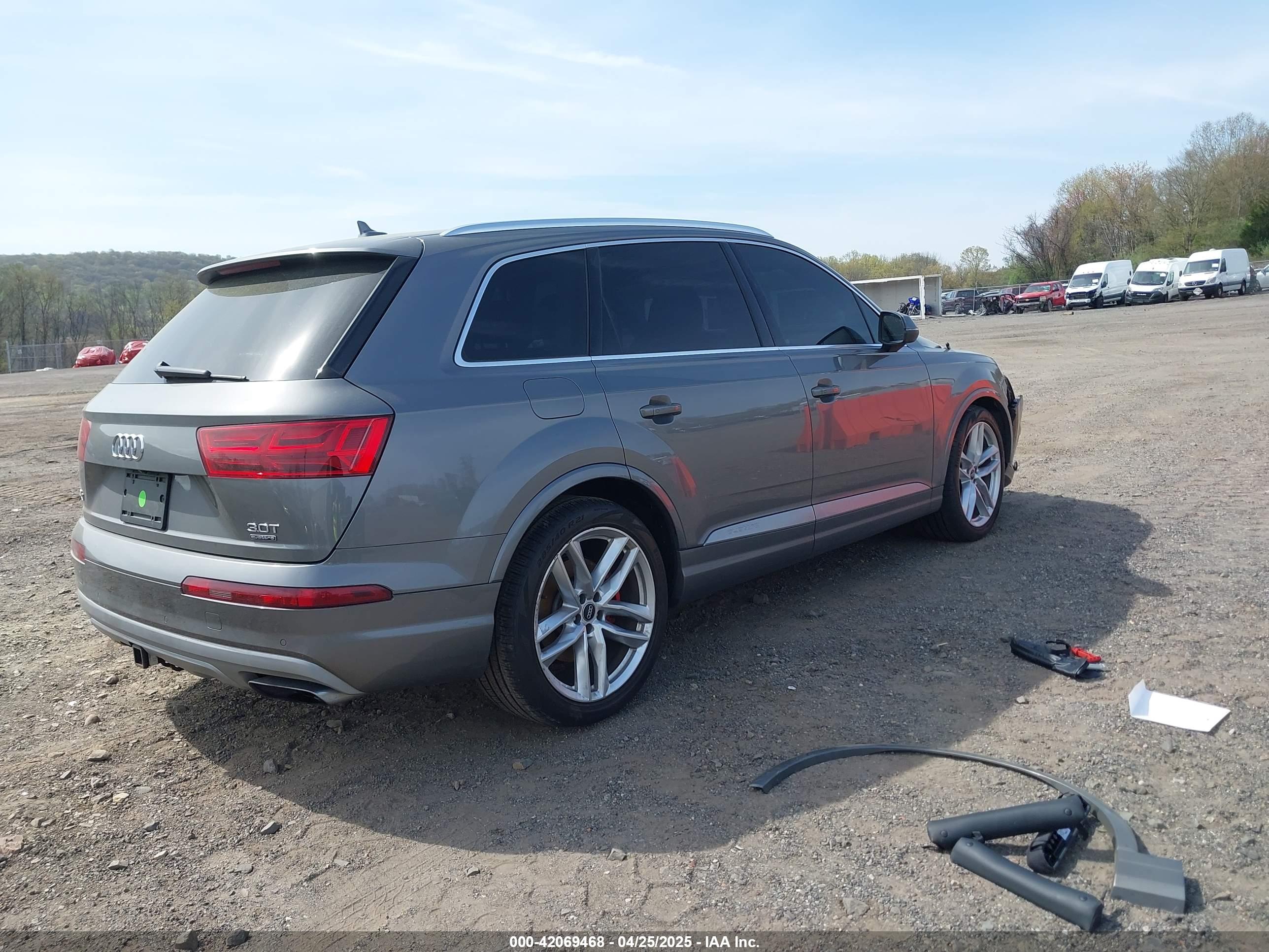 AUDI Q7 image 4